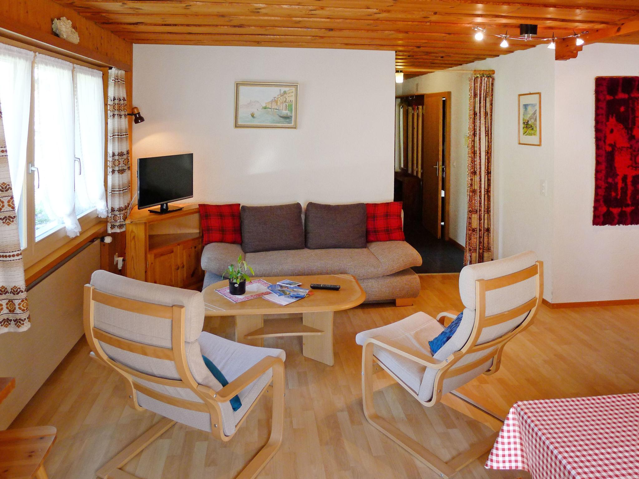 Photo 2 - Appartement de 3 chambres à Glarus Süd avec jardin et vues sur la montagne