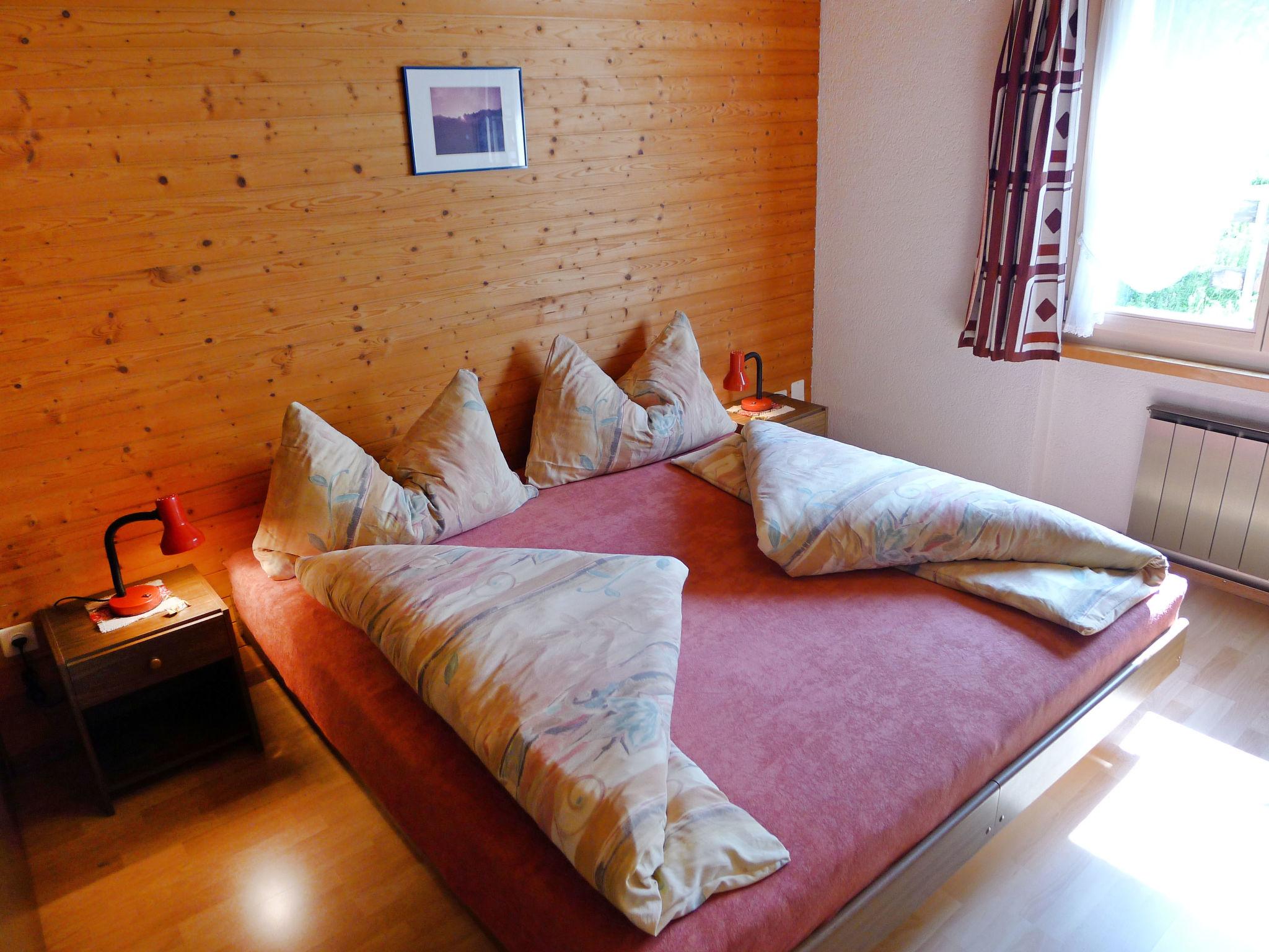 Foto 4 - Appartamento con 3 camere da letto a Glarus Süd con giardino e vista sulle montagne