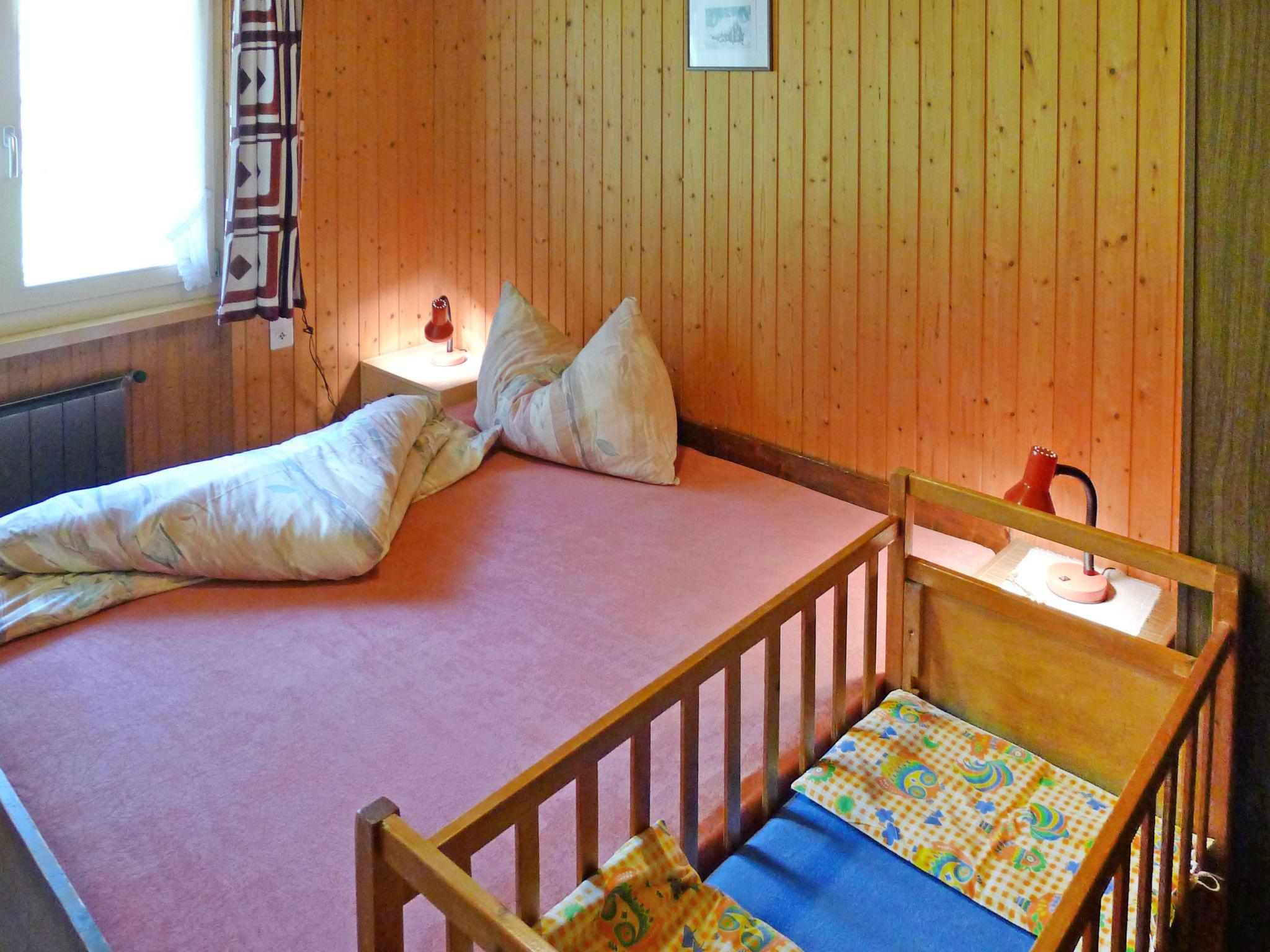Foto 10 - Appartamento con 3 camere da letto a Glarus Süd con giardino e vista sulle montagne