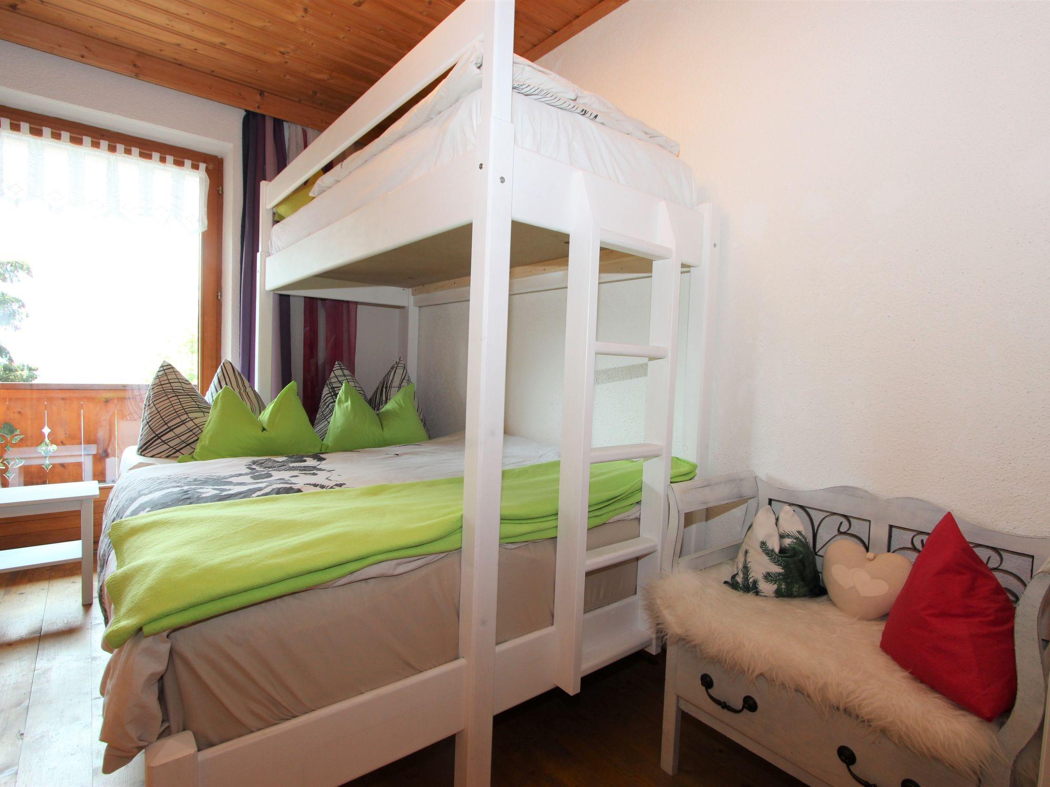 Foto 7 - Appartamento con 2 camere da letto a Zellberg con sauna e vista sulle montagne