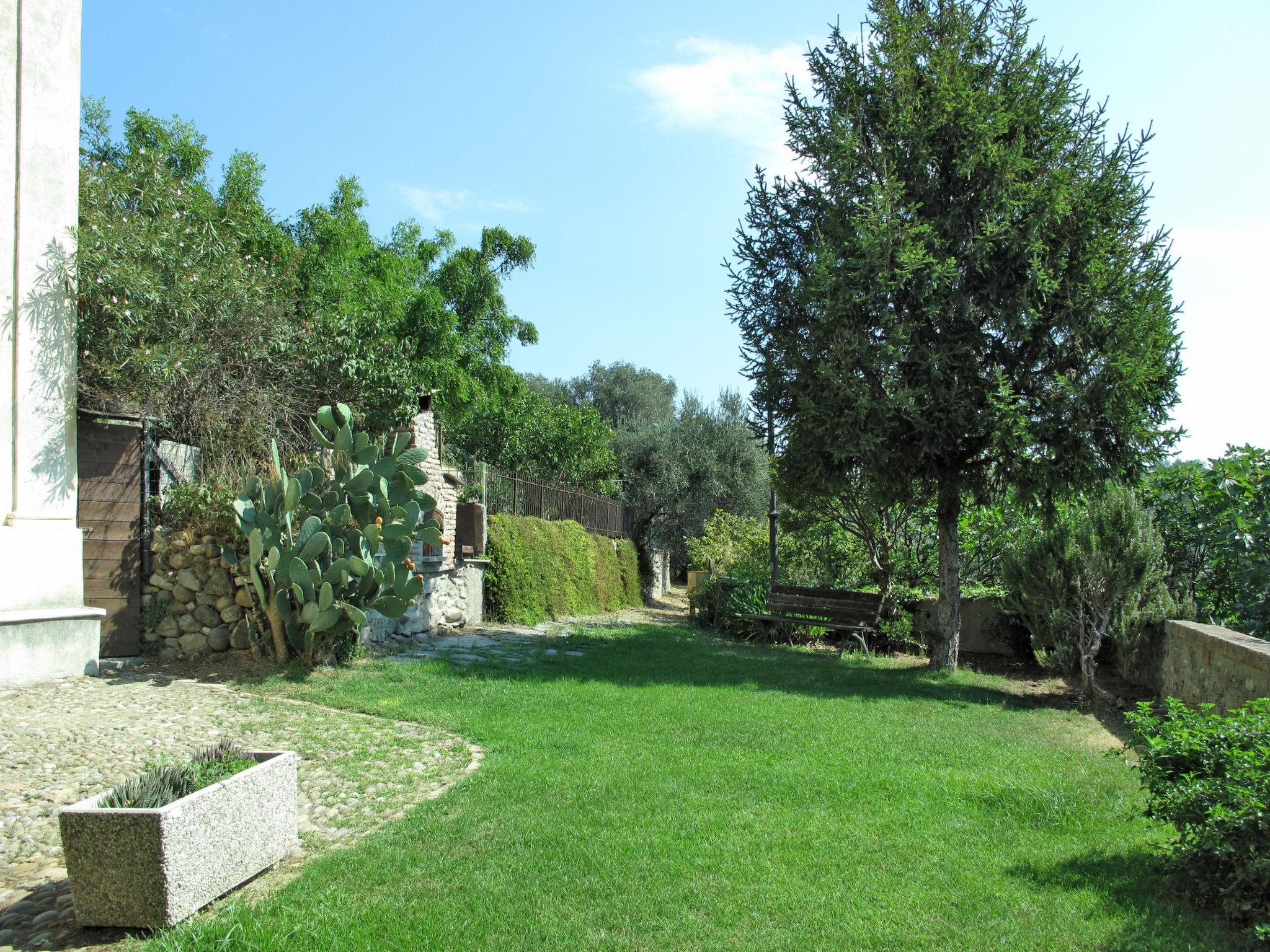 Photo 7 - Maison de 3 chambres à Imperia avec jardin et terrasse