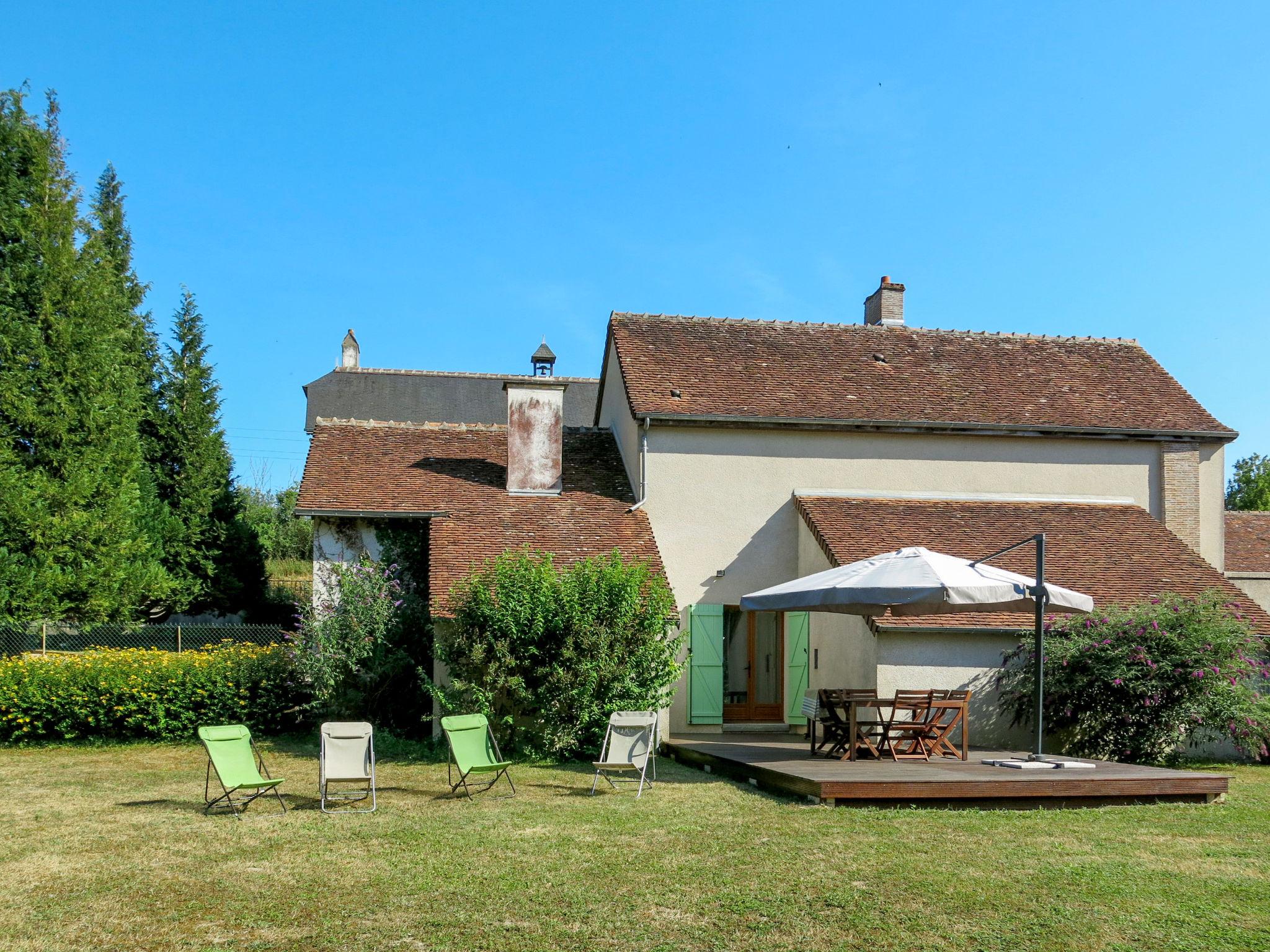 Foto 2 - Casa de 3 habitaciones en Saint-Romain-sur-Cher con jardín y terraza