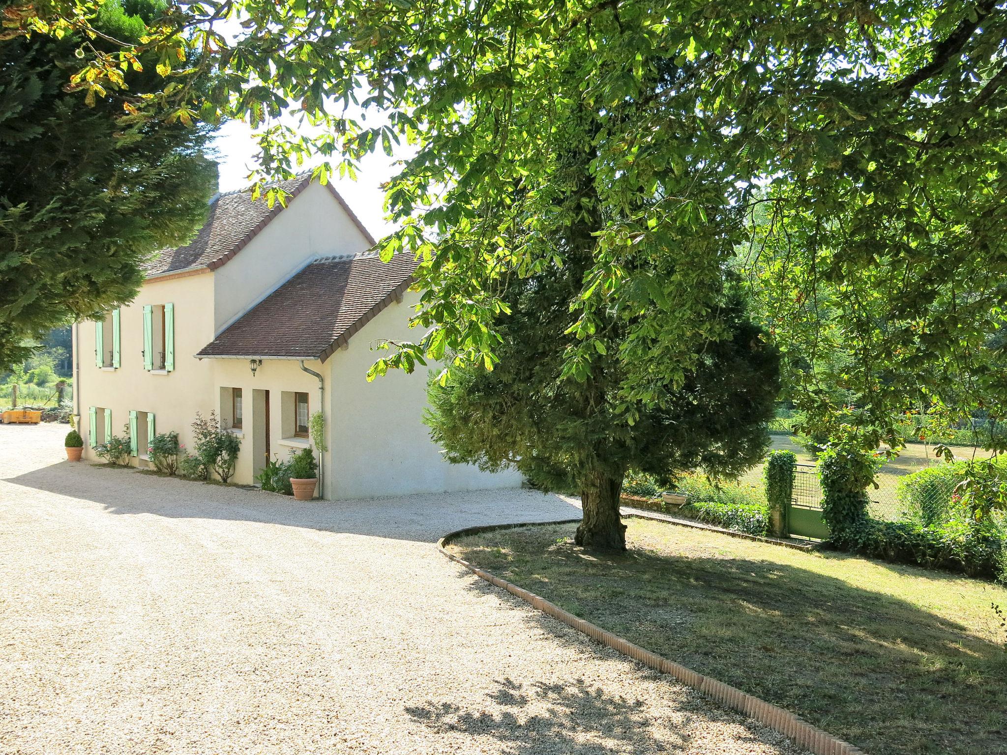 Foto 1 - Casa con 3 camere da letto a Saint-Romain-sur-Cher con giardino e terrazza