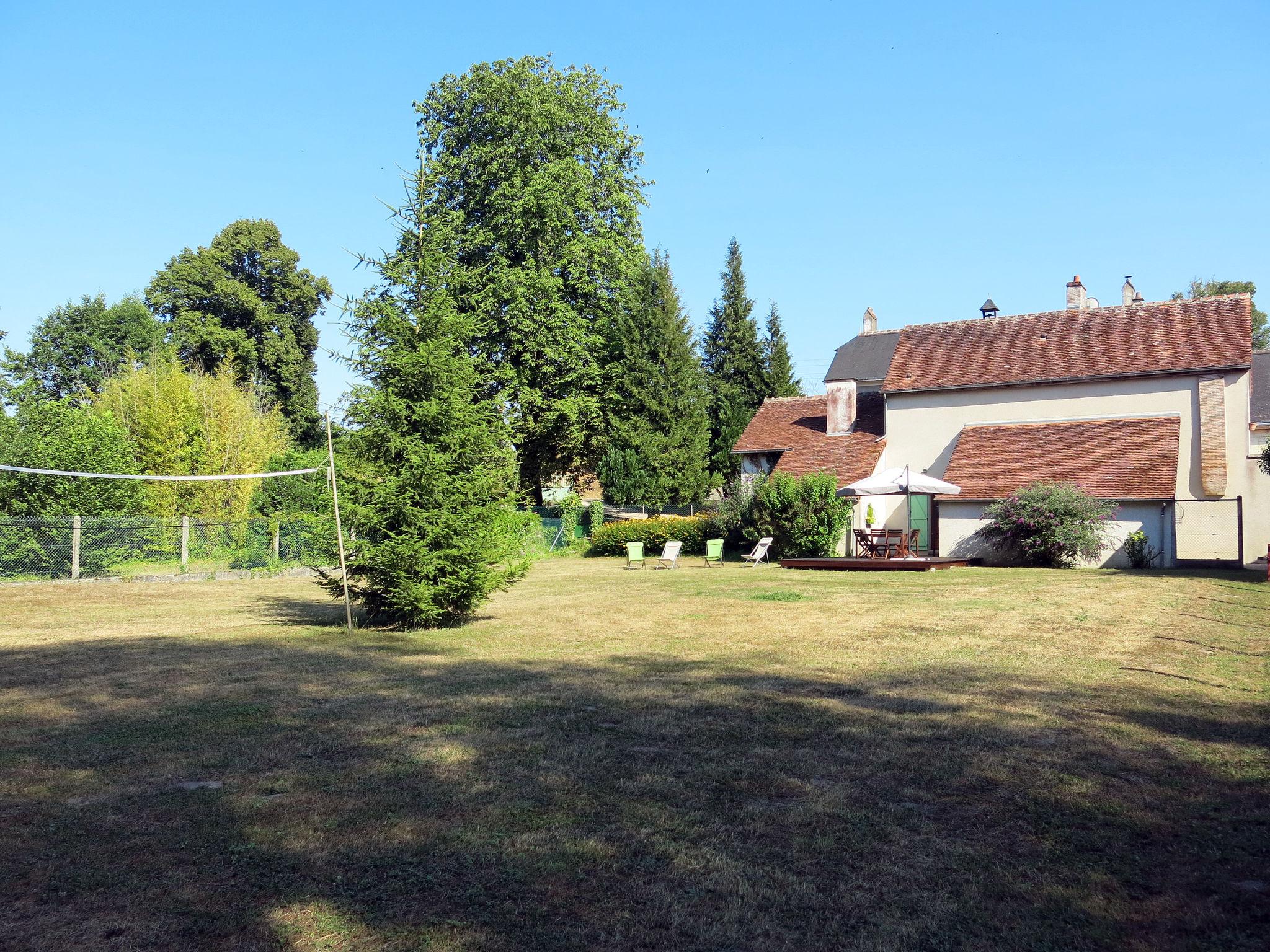 Photo 15 - 3 bedroom House in Saint-Romain-sur-Cher with garden and terrace