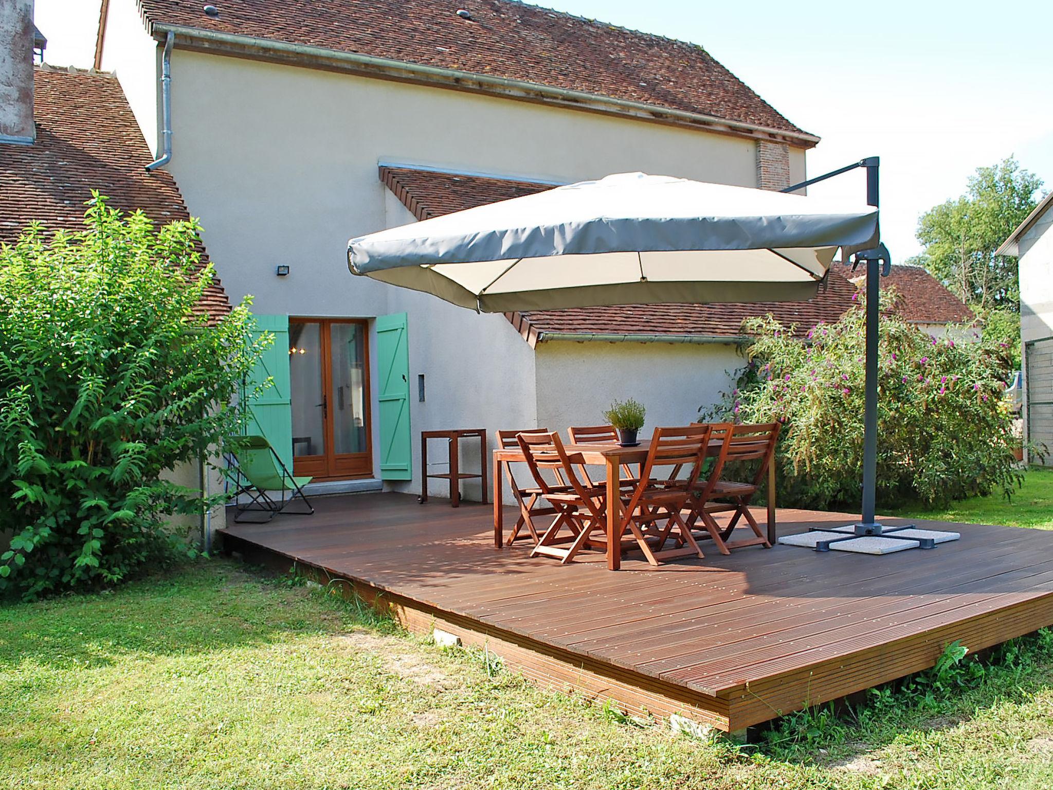 Foto 3 - Haus mit 3 Schlafzimmern in Saint-Romain-sur-Cher mit garten und terrasse