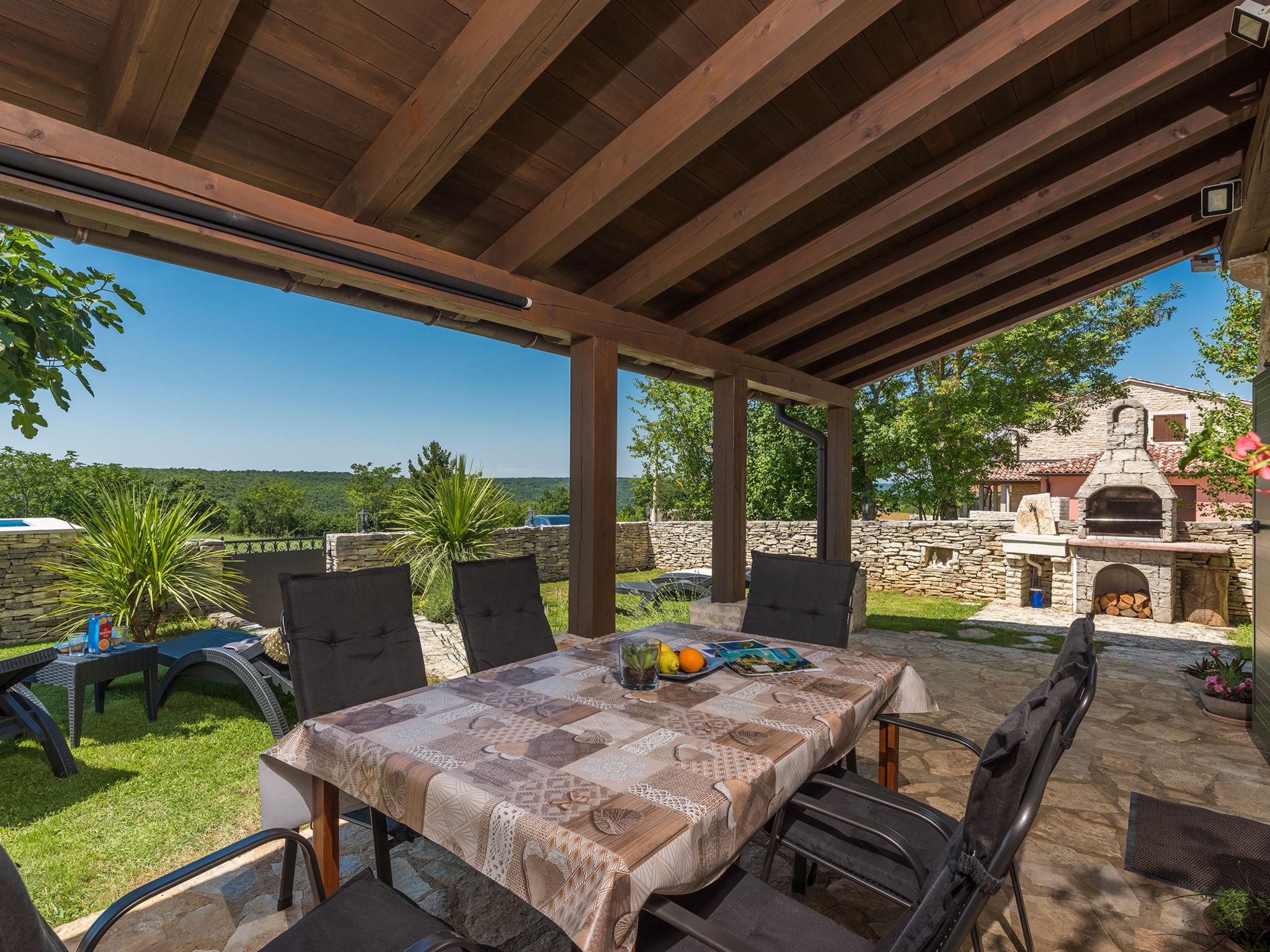 Foto 4 - Casa de 2 quartos em Kanfanar com piscina privada e vistas do mar