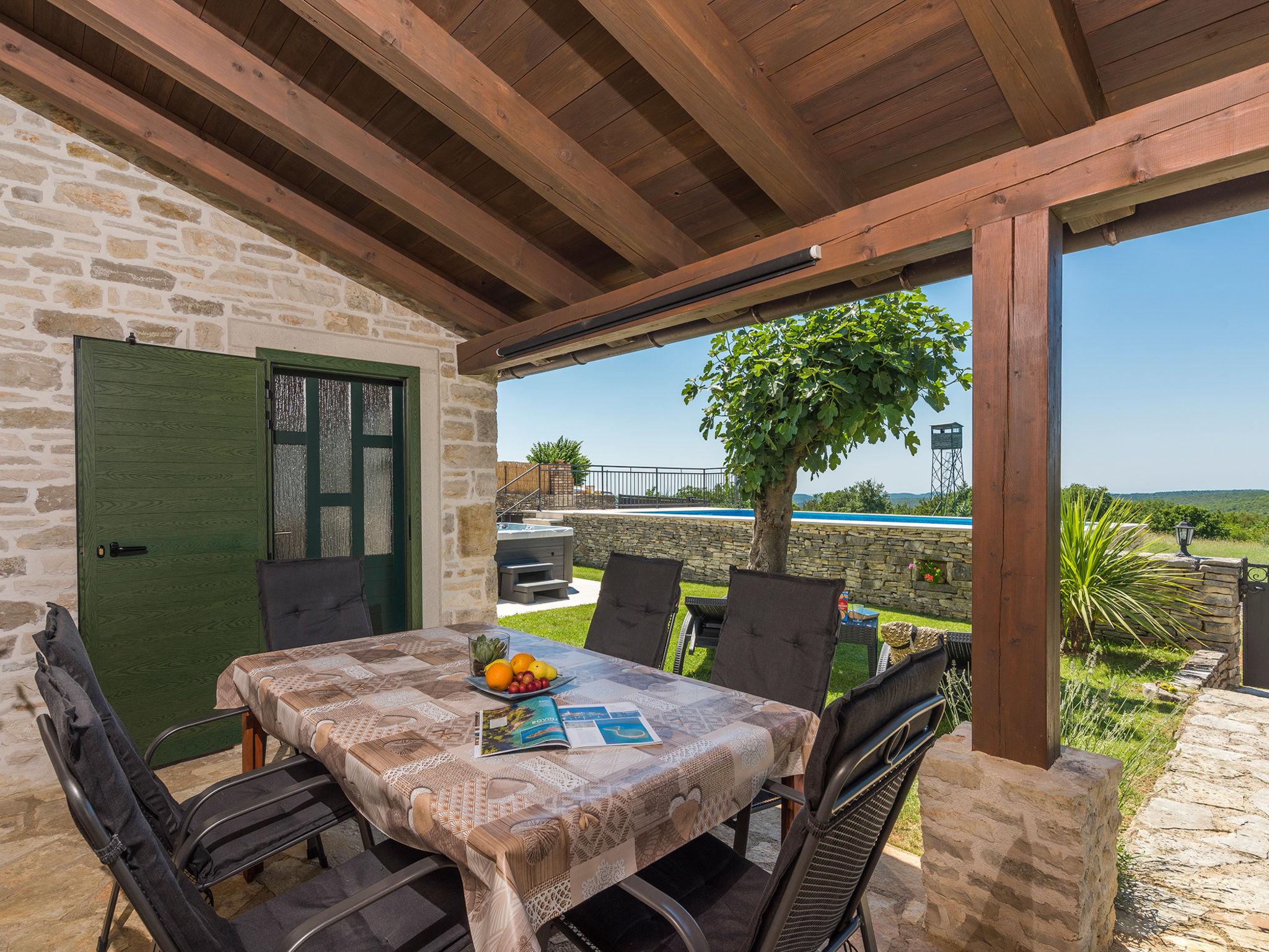 Photo 10 - Maison de 2 chambres à Kanfanar avec piscine privée et vues à la mer