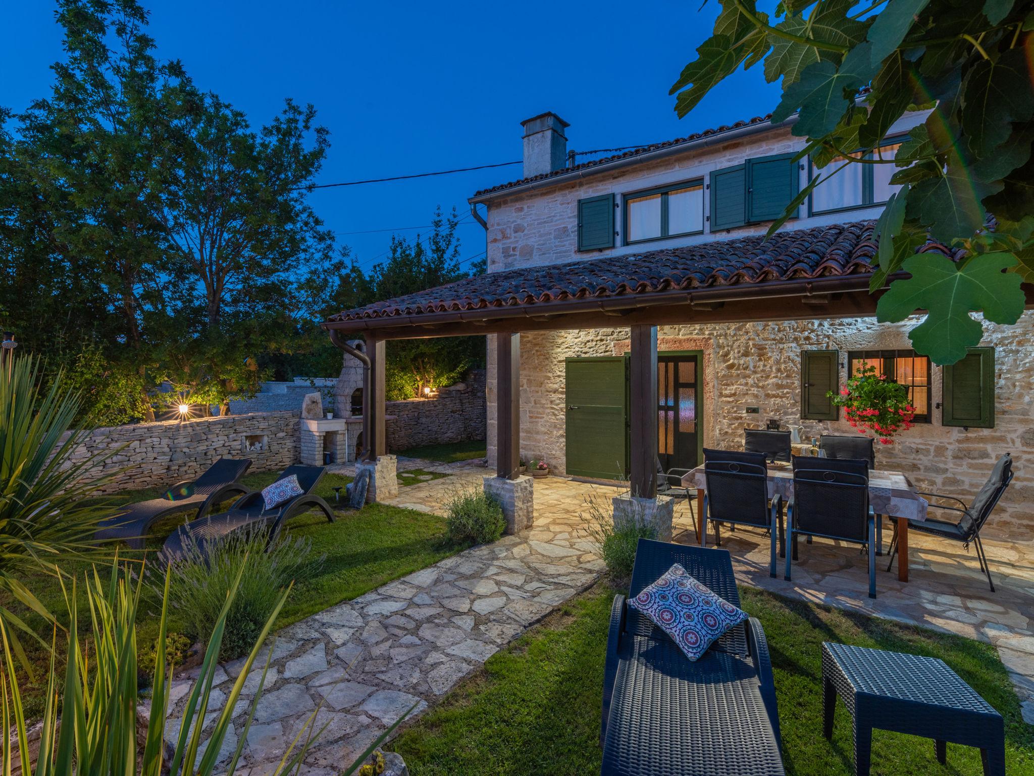 Photo 17 - Maison de 2 chambres à Kanfanar avec piscine privée et jardin