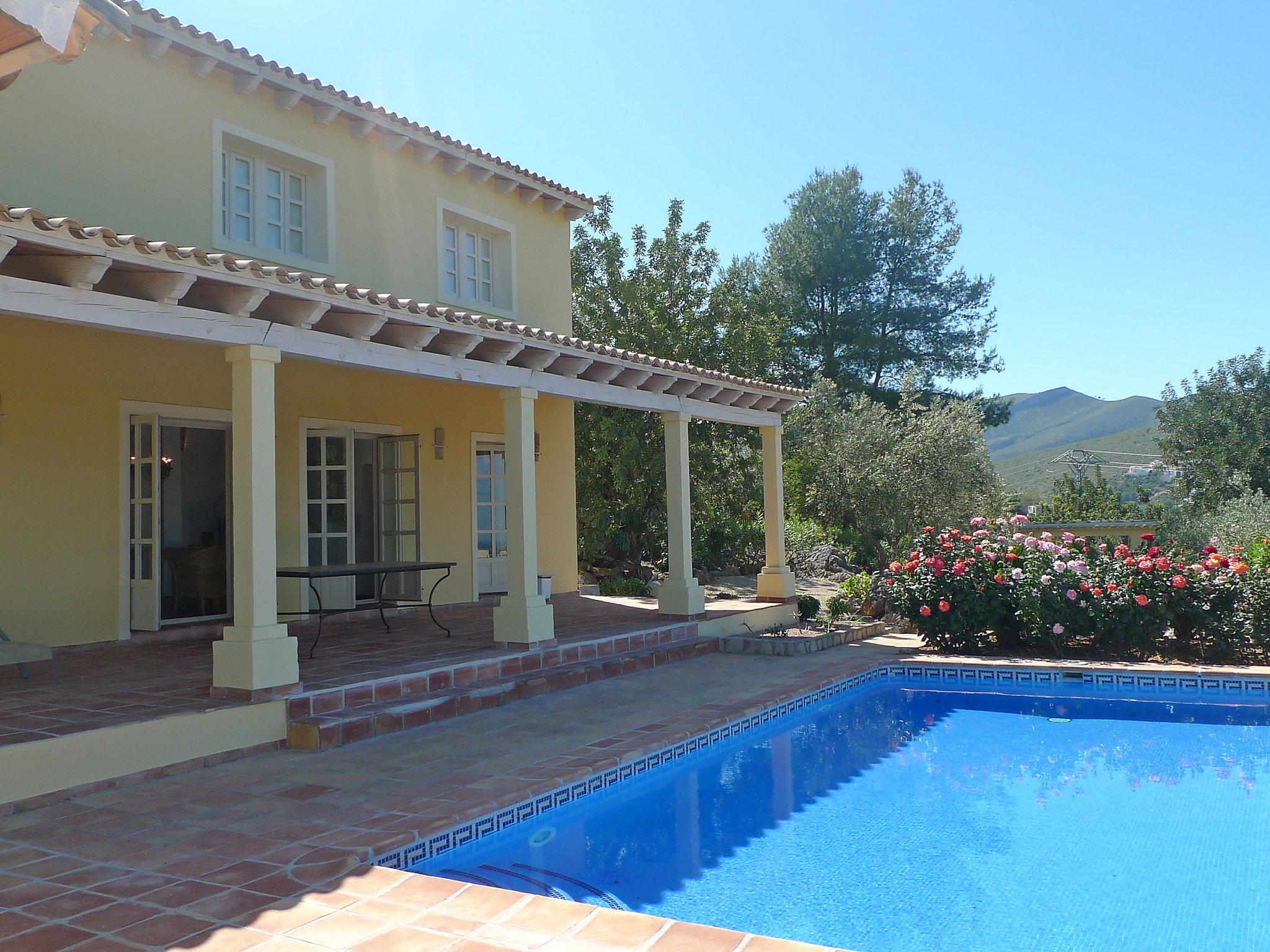Foto 2 - Casa con 3 camere da letto a Adsubia con piscina privata e vista mare