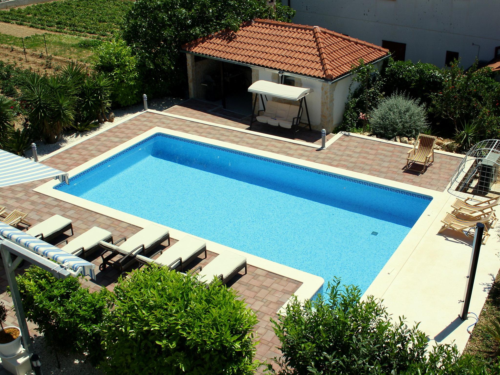 Foto 6 - Apartamento de 2 habitaciones en Trogir con piscina y vistas al mar