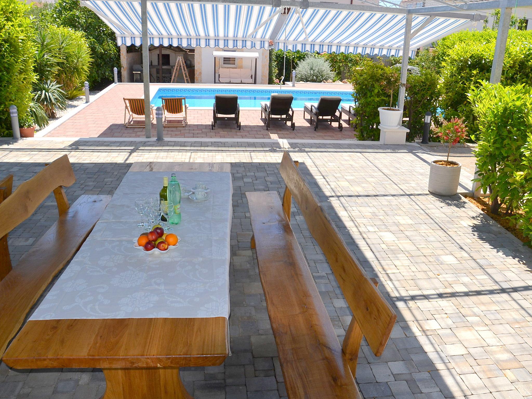 Foto 15 - Apartamento de 1 quarto em Trogir com piscina e vistas do mar