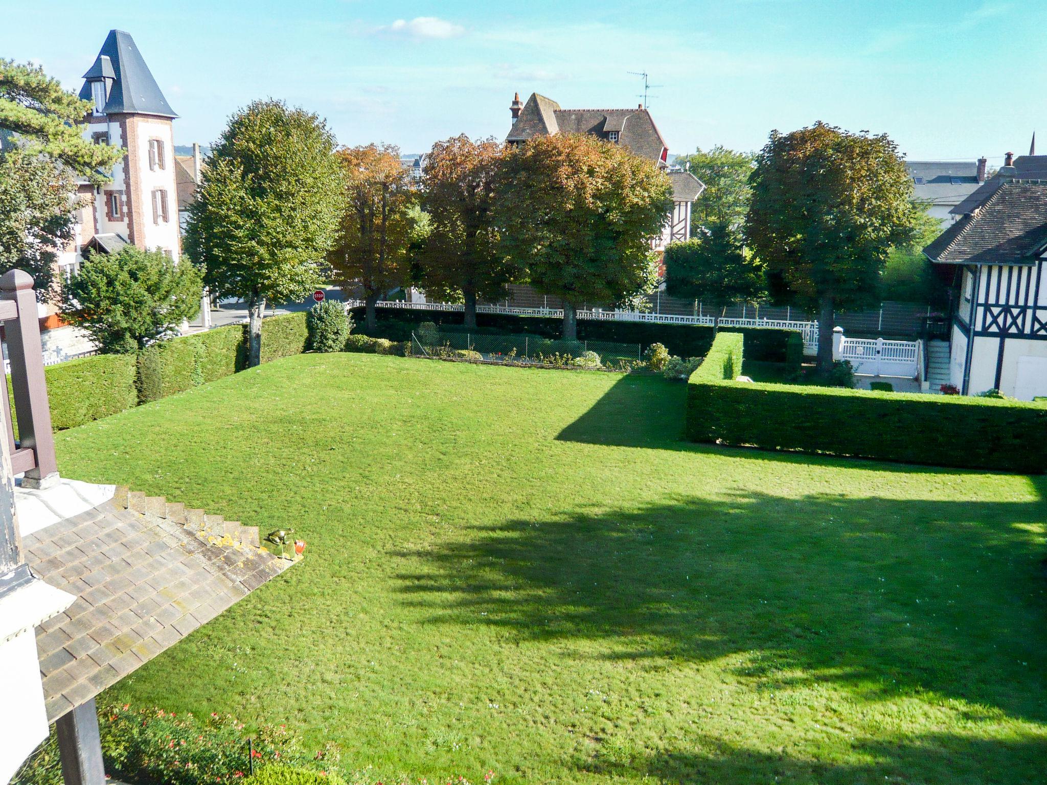 Foto 16 - Apartment mit 1 Schlafzimmer in Cabourg mit blick aufs meer