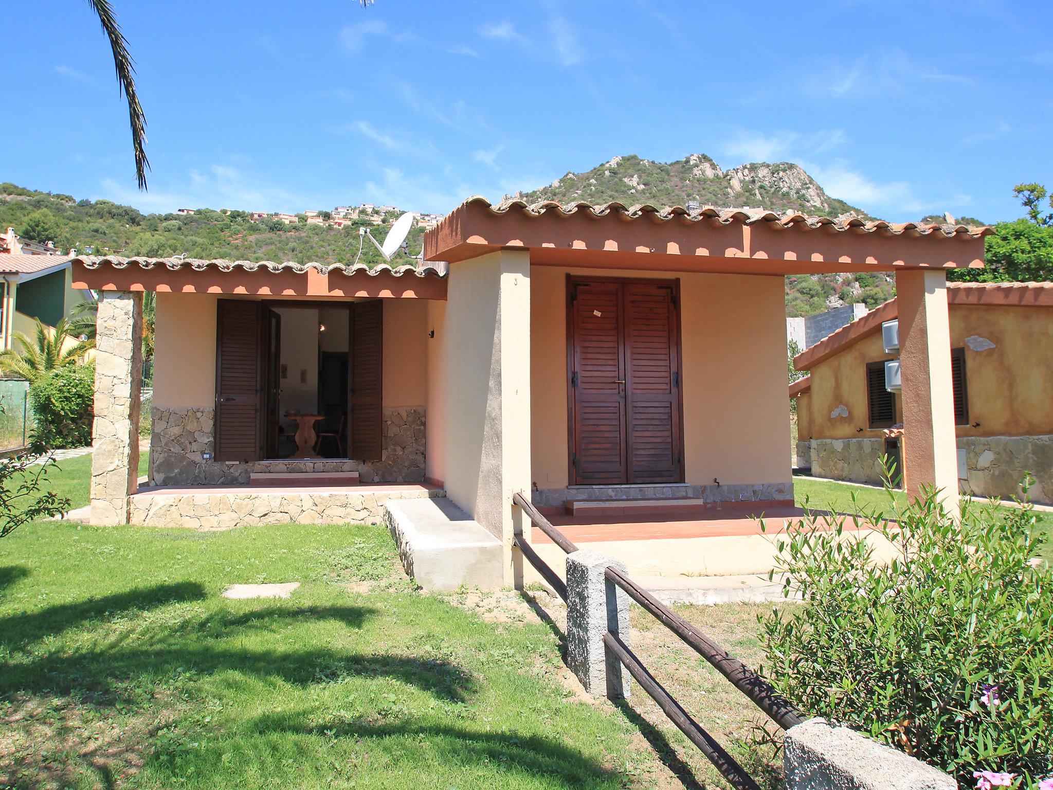 Photo 3 - Maison de 2 chambres à Muravera avec jardin