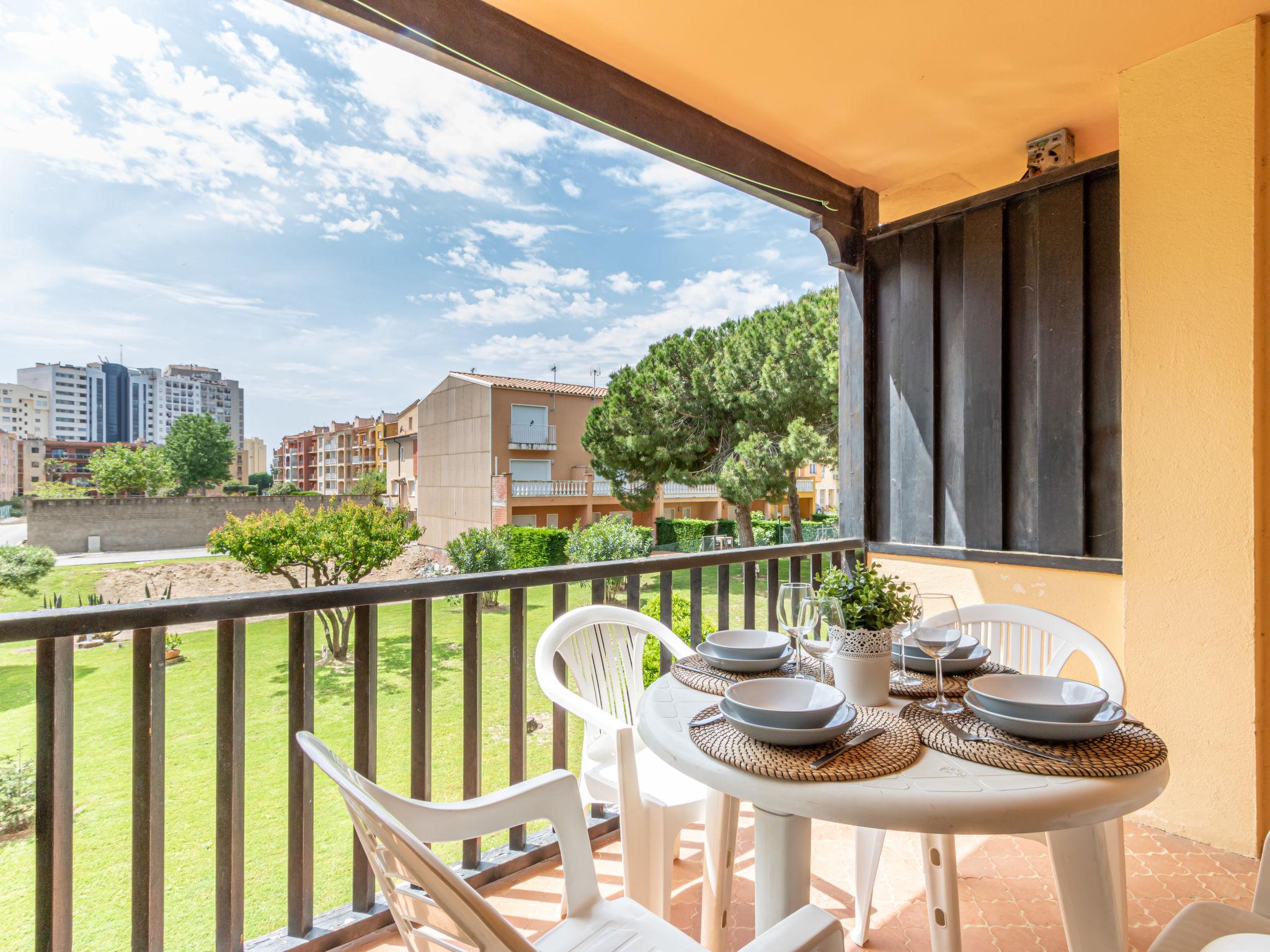 Photo 20 - Appartement de 3 chambres à Castelló d'Empúries avec vues à la mer