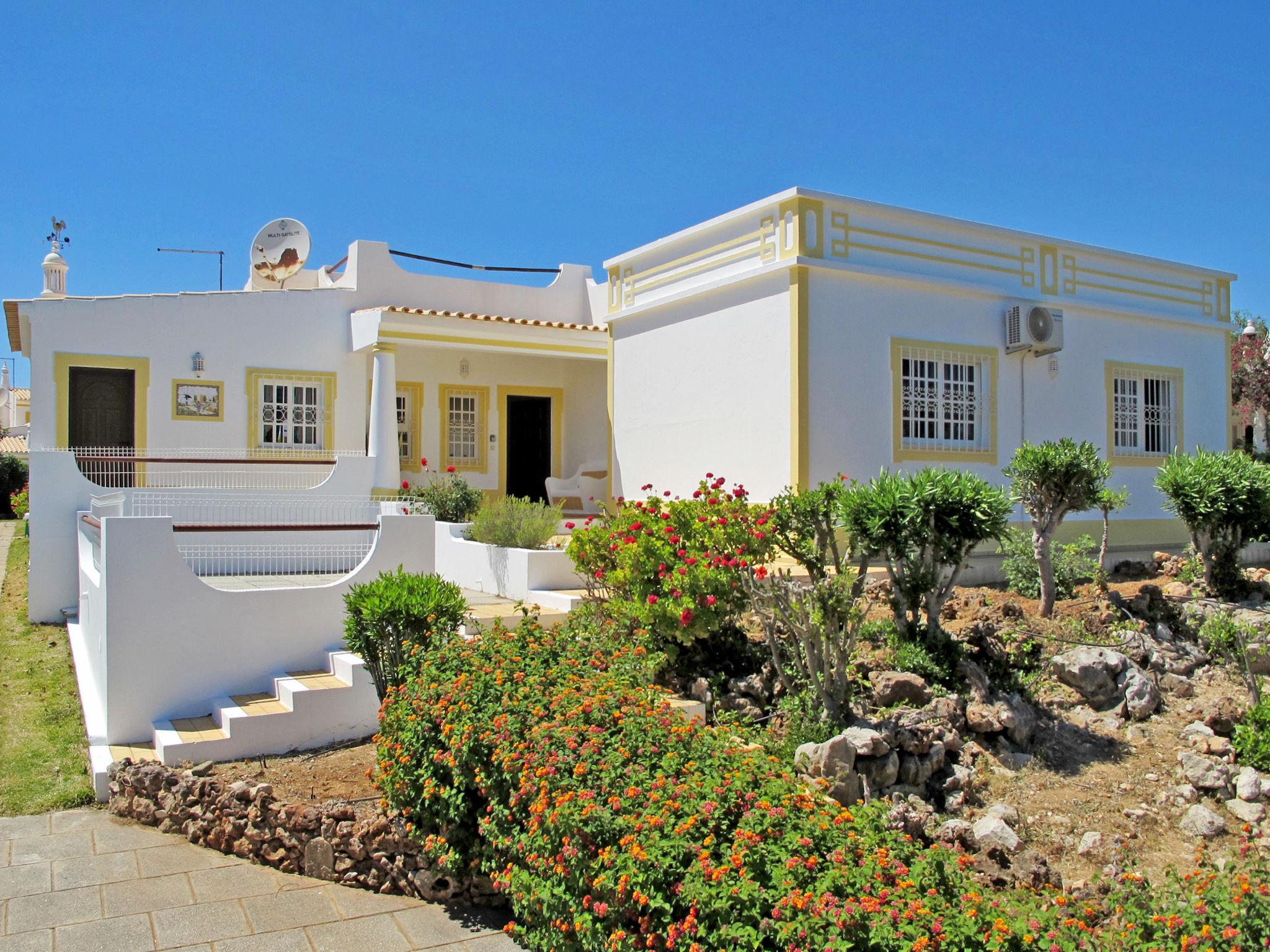 Foto 48 - Haus mit 3 Schlafzimmern in Albufeira mit privater pool und garten