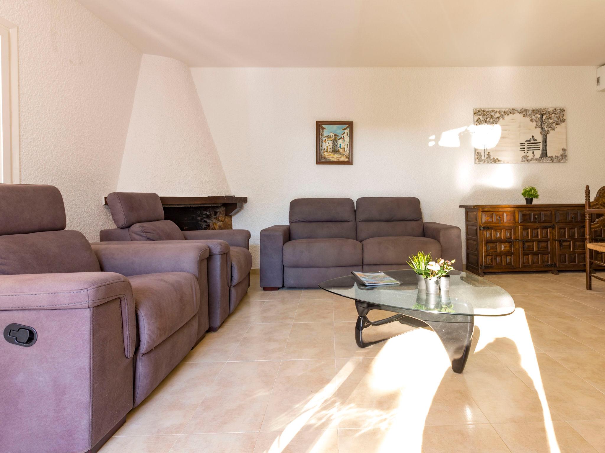 Photo 9 - 3 bedroom House in Cambrils with garden and sea view