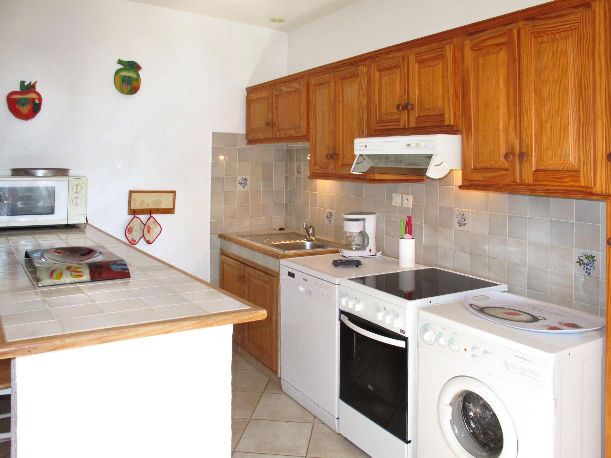 Photo 7 - 1 bedroom Apartment in Roquebrune-sur-Argens with swimming pool and garden