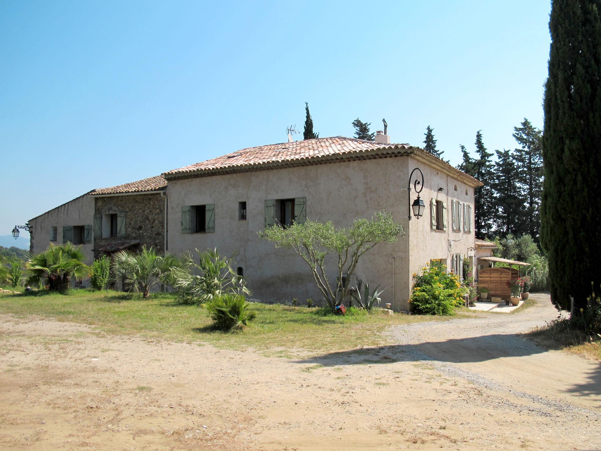 Foto 1 - Appartamento con 1 camera da letto a Roquebrune-sur-Argens con piscina privata e vista mare