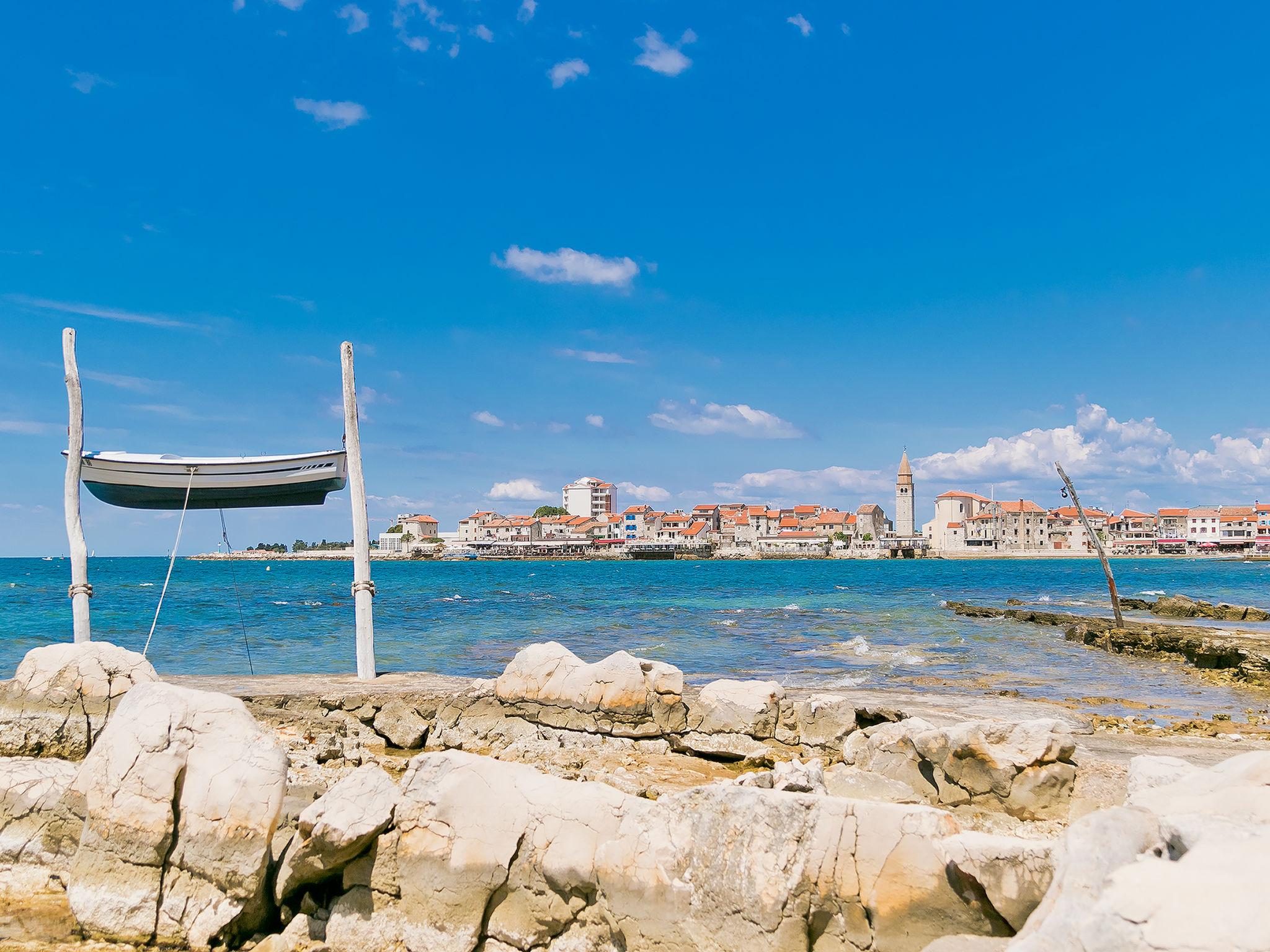 Photo 18 - Maison de 2 chambres à Umag avec jardin et vues à la mer