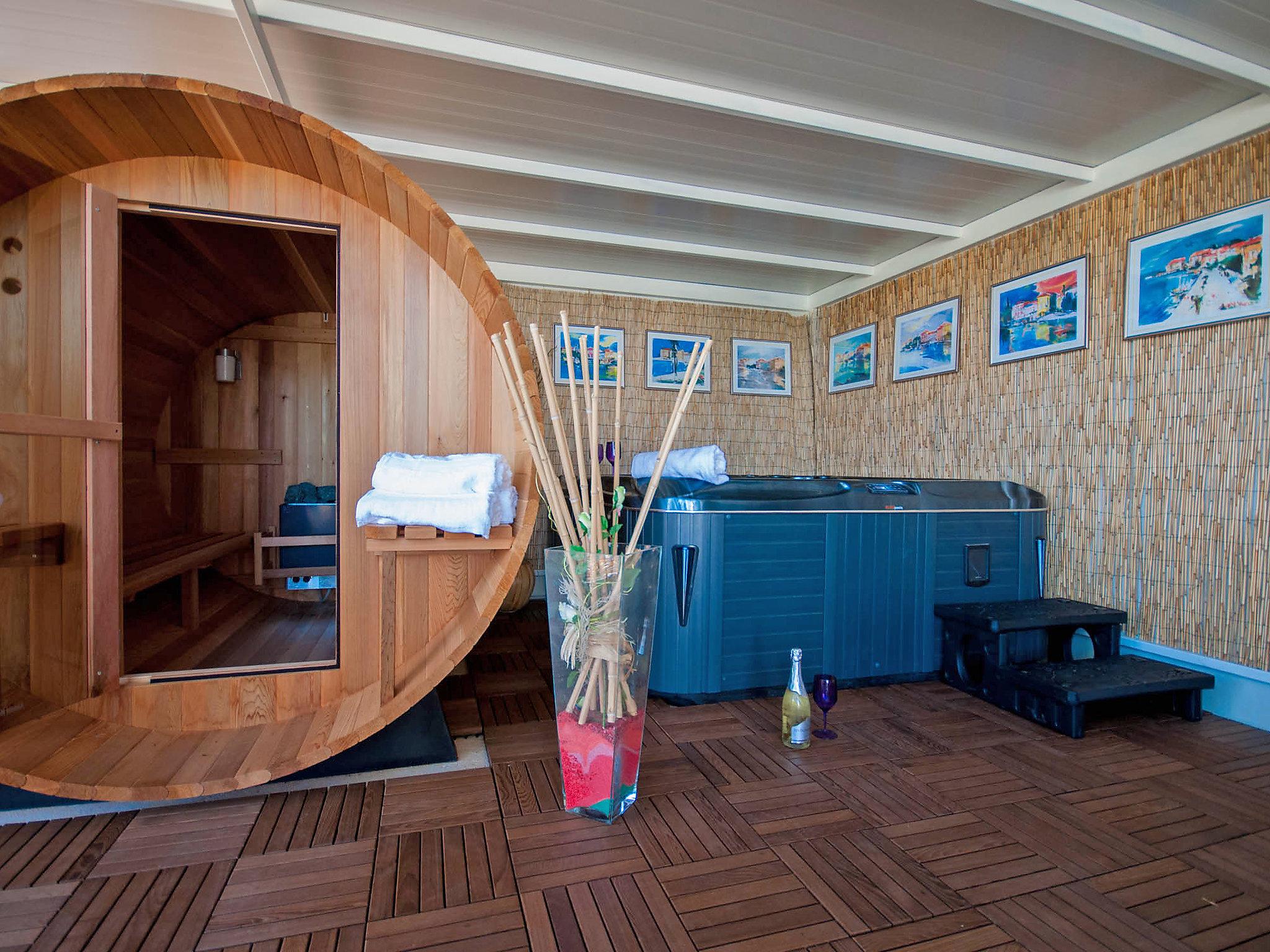 Foto 19 - Haus mit 3 Schlafzimmern in Novigrad mit schwimmbad und blick aufs meer