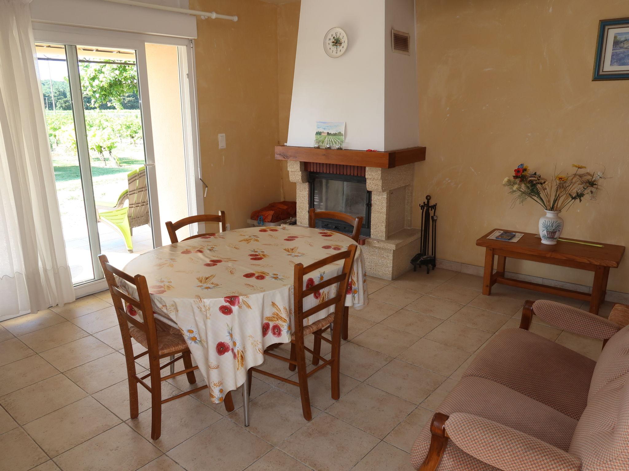 Photo 2 - 2 bedroom House in Grillon with garden and terrace