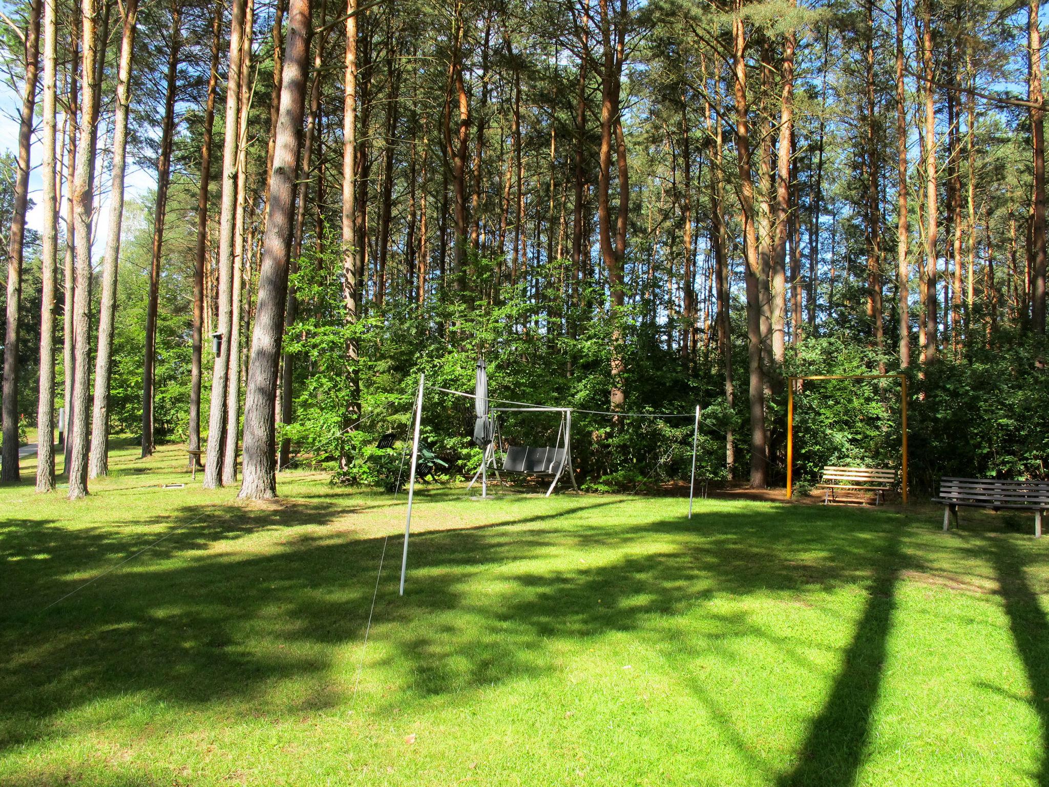 Photo 10 - Maison de 2 chambres à Fürstenberg/Havel avec jardin et terrasse