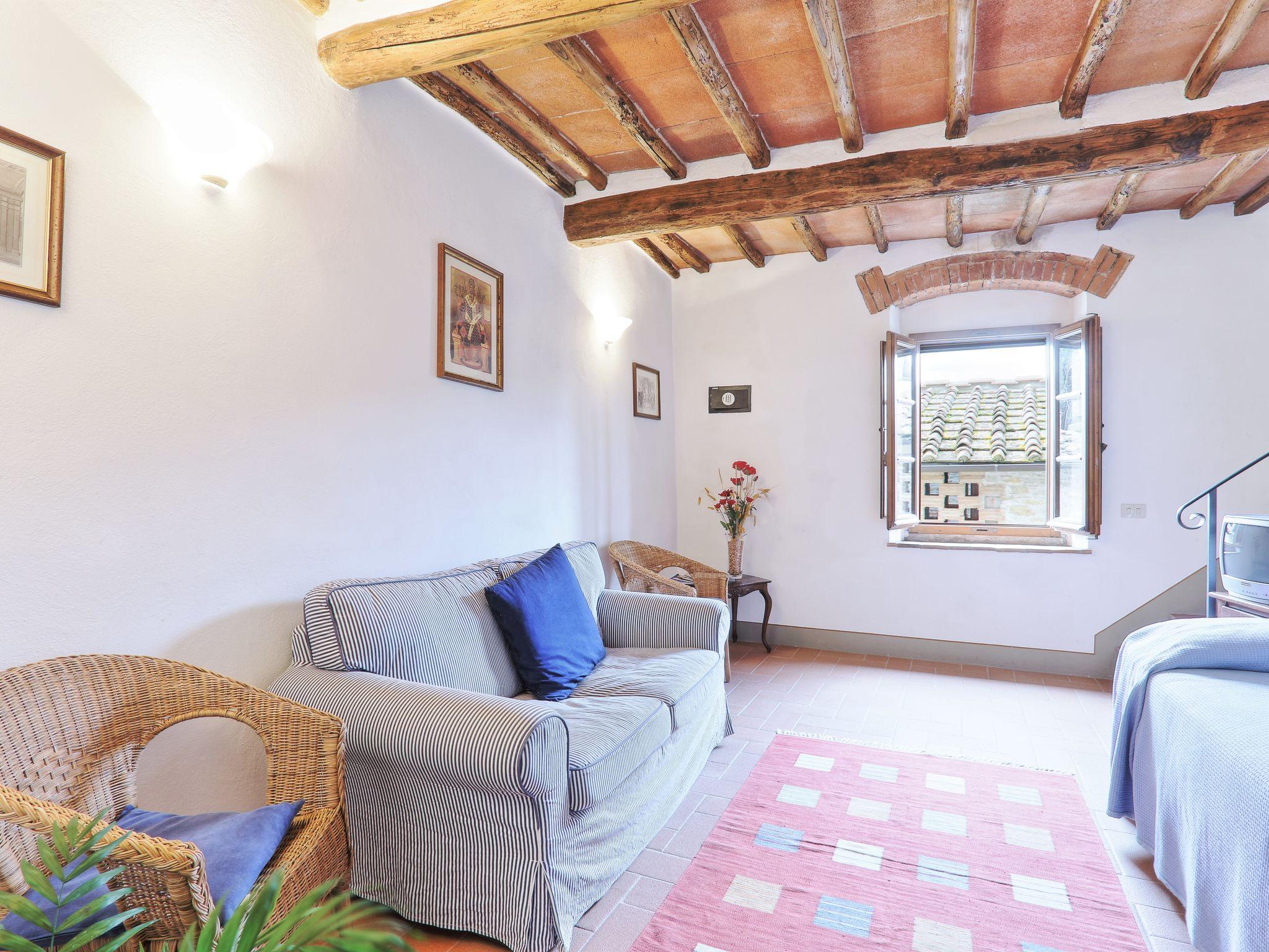 Foto 4 - Apartamento de 2 habitaciones en Bagno a Ripoli con piscina y jardín