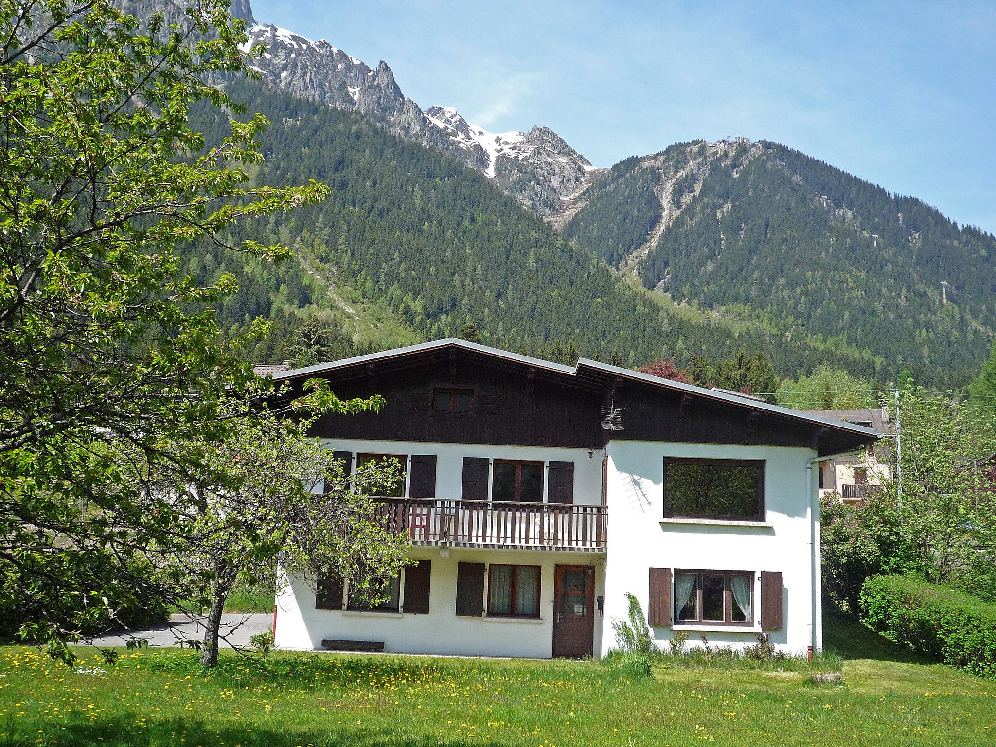 Foto 1 - Apartment mit 2 Schlafzimmern in Chamonix-Mont-Blanc mit blick auf die berge