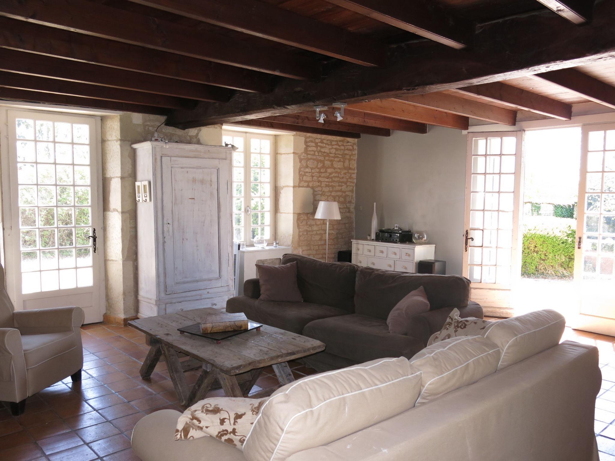 Photo 8 - 4 bedroom House in Aumagne with private pool and terrace