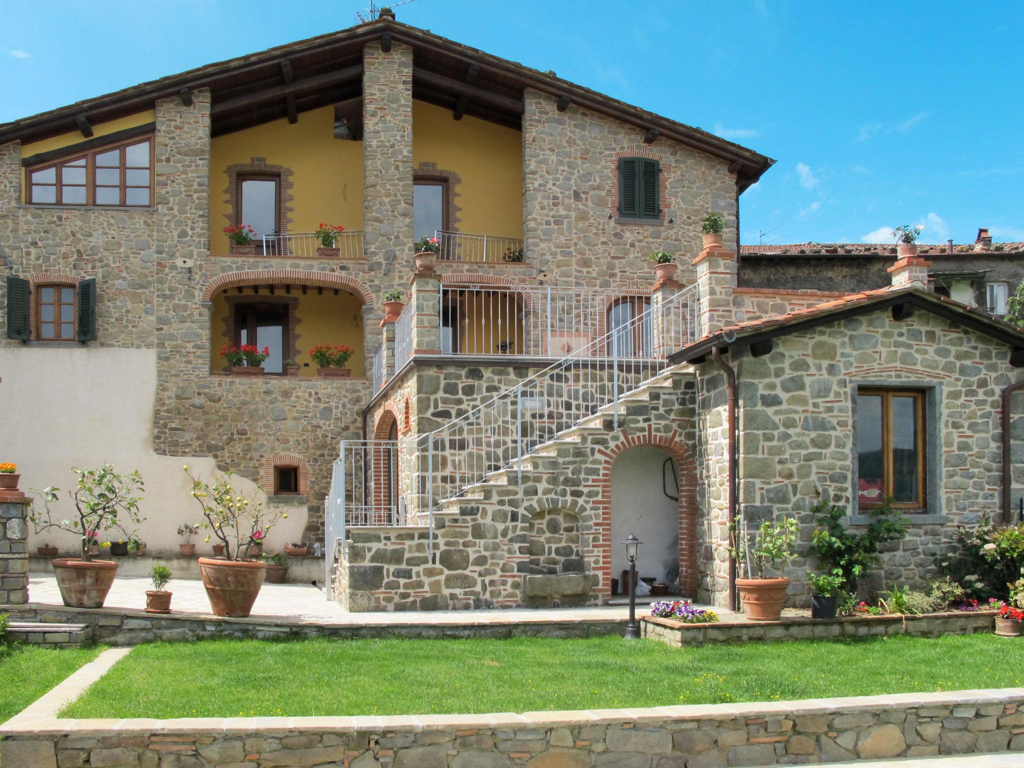 Foto 2 - Apartamento de 2 quartos em Bagni di Lucca com piscina privada e terraço