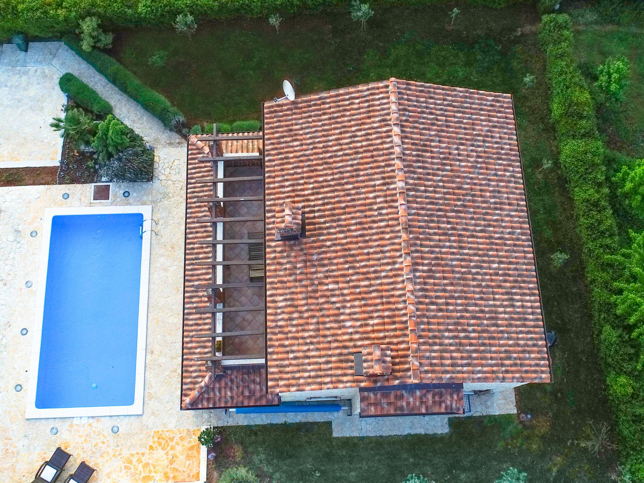 Foto 6 - Casa con 3 camere da letto a Svetvinčenat con piscina privata e vista mare