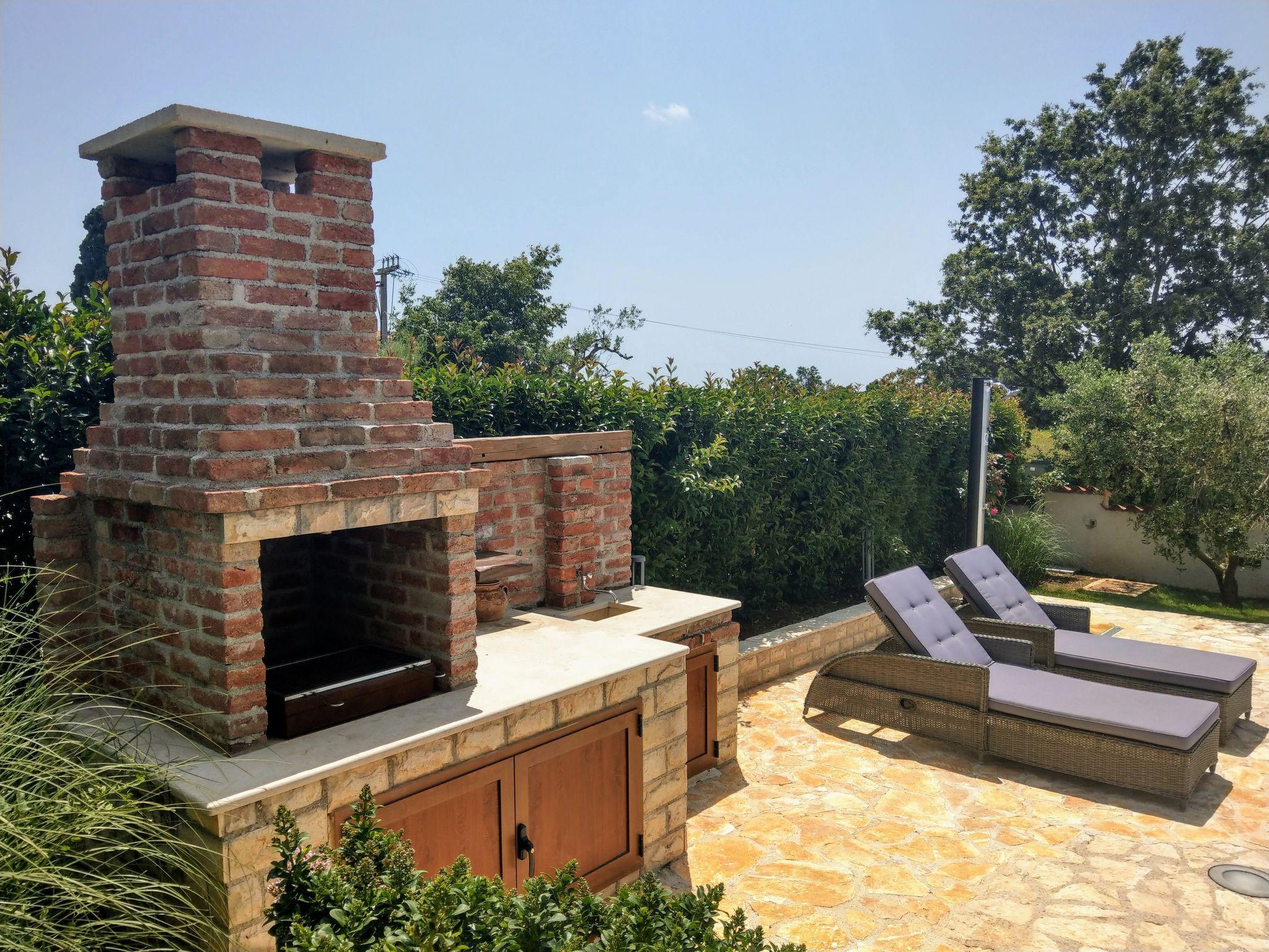 Photo 30 - Maison de 3 chambres à Svetvinčenat avec piscine privée et jardin