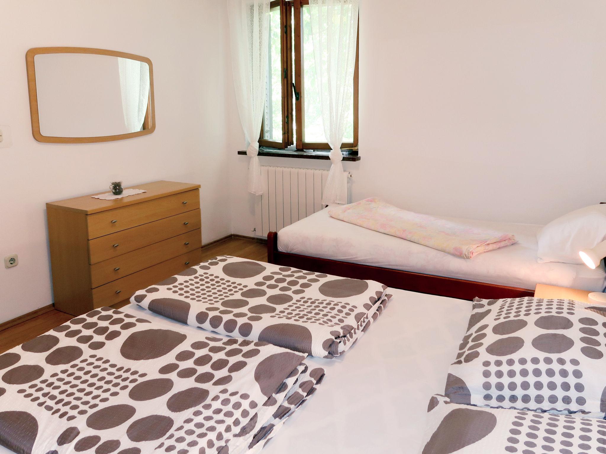 Foto 20 - Appartamento con 1 camera da letto a Sveta Nedelja con piscina e vista mare
