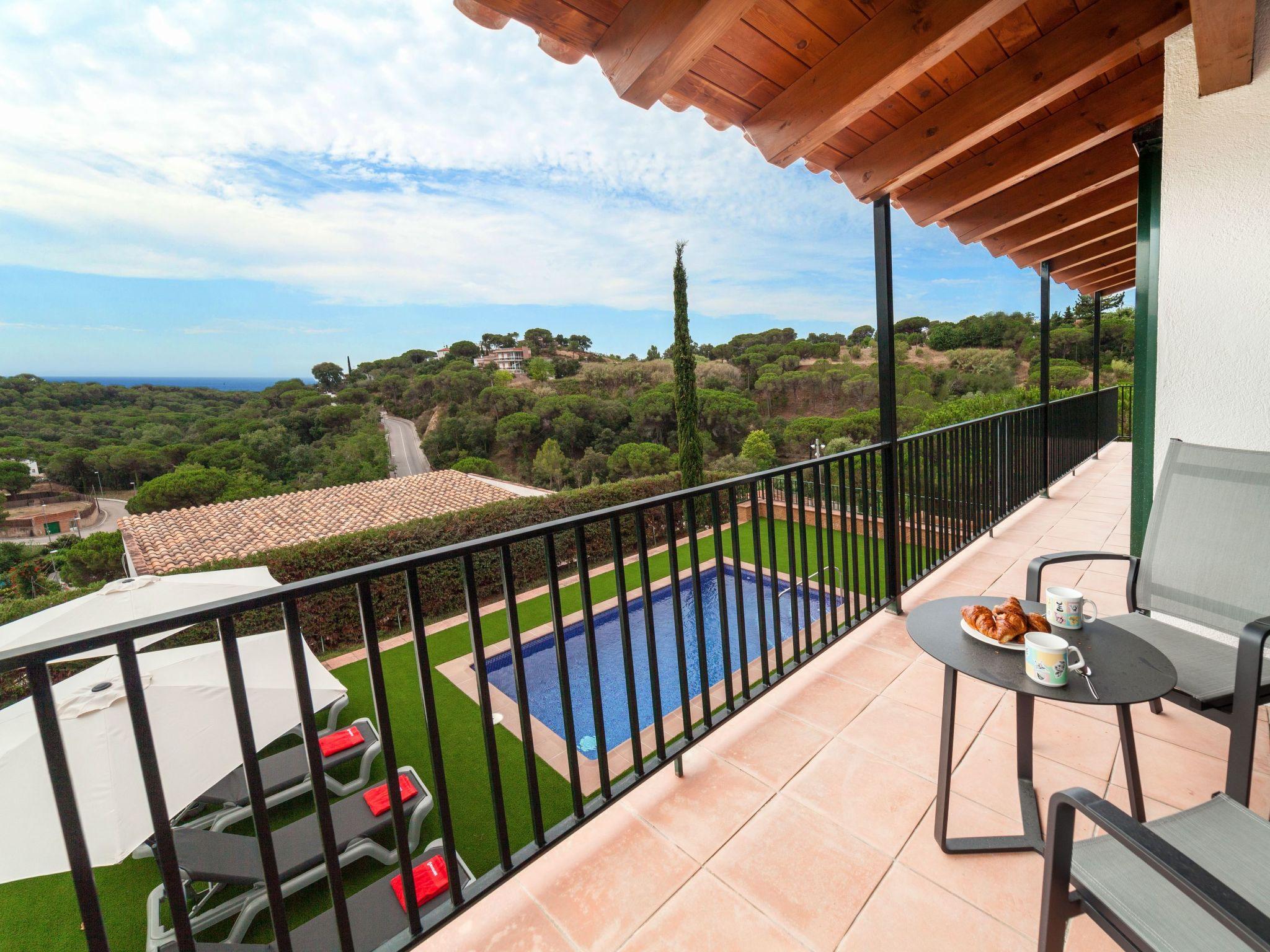 Photo 3 - Maison de 4 chambres à Lloret de Mar avec piscine privée et vues à la mer