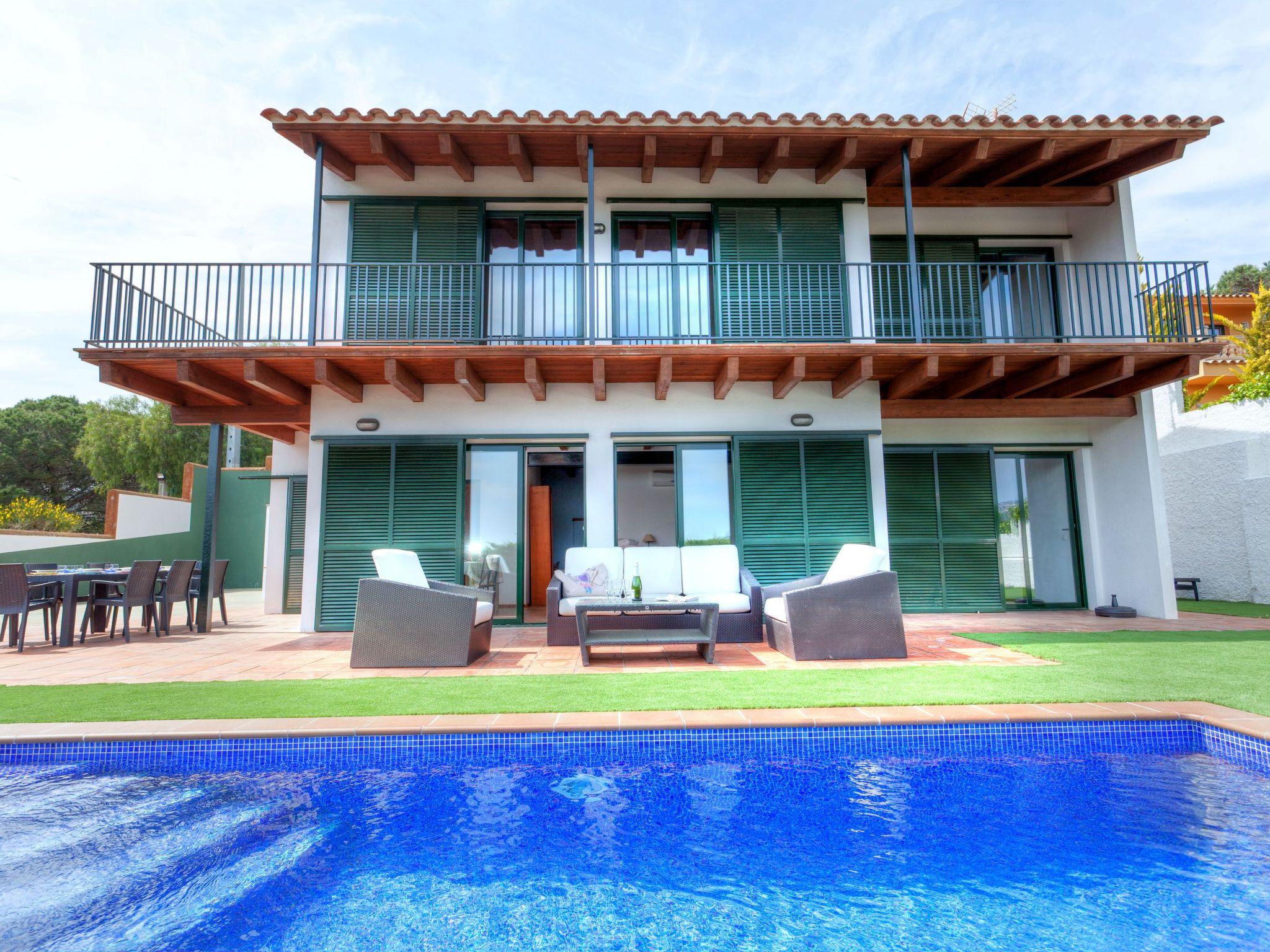 Photo 19 - 4 bedroom House in Lloret de Mar with private pool and garden