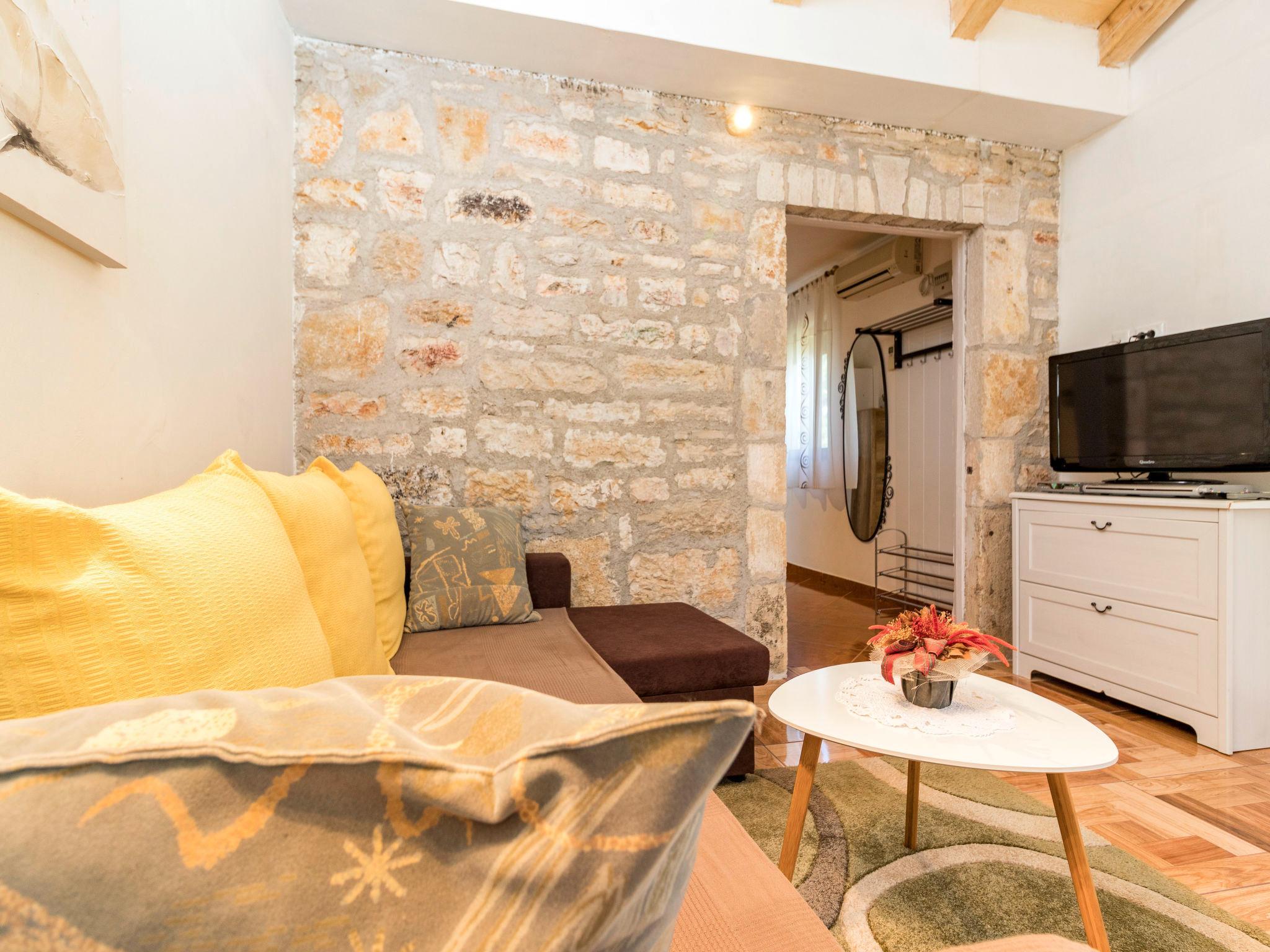 Photo 12 - 3 bedroom House in Sveti Lovreč with private pool and sea view