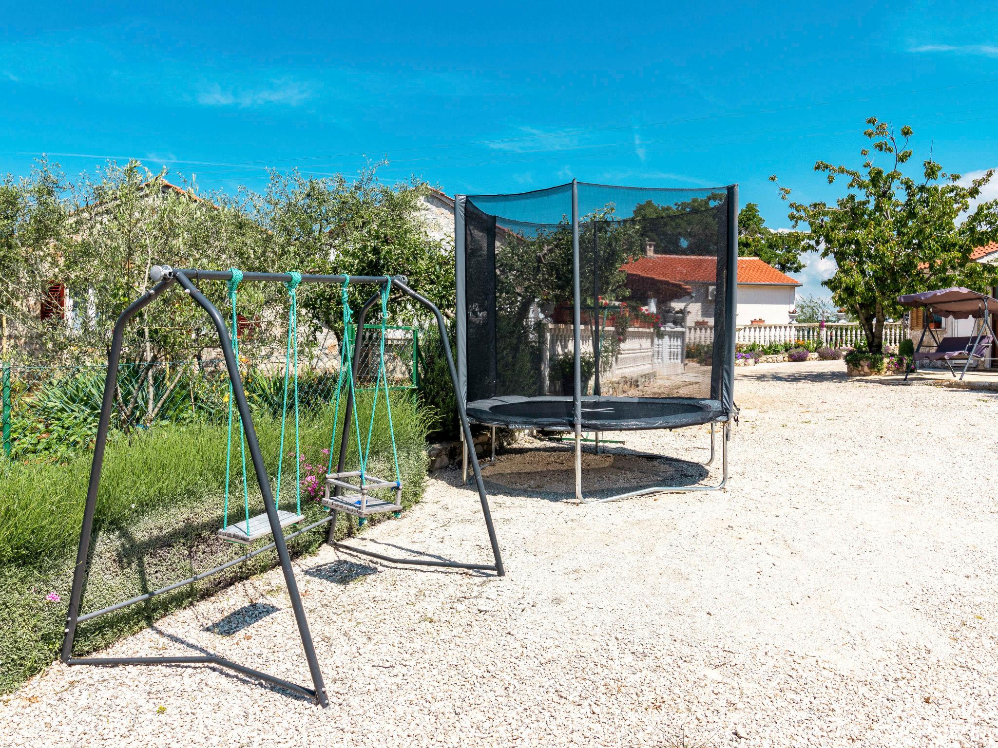 Photo 16 - Maison de 3 chambres à Sveti Lovreč avec piscine privée et jardin