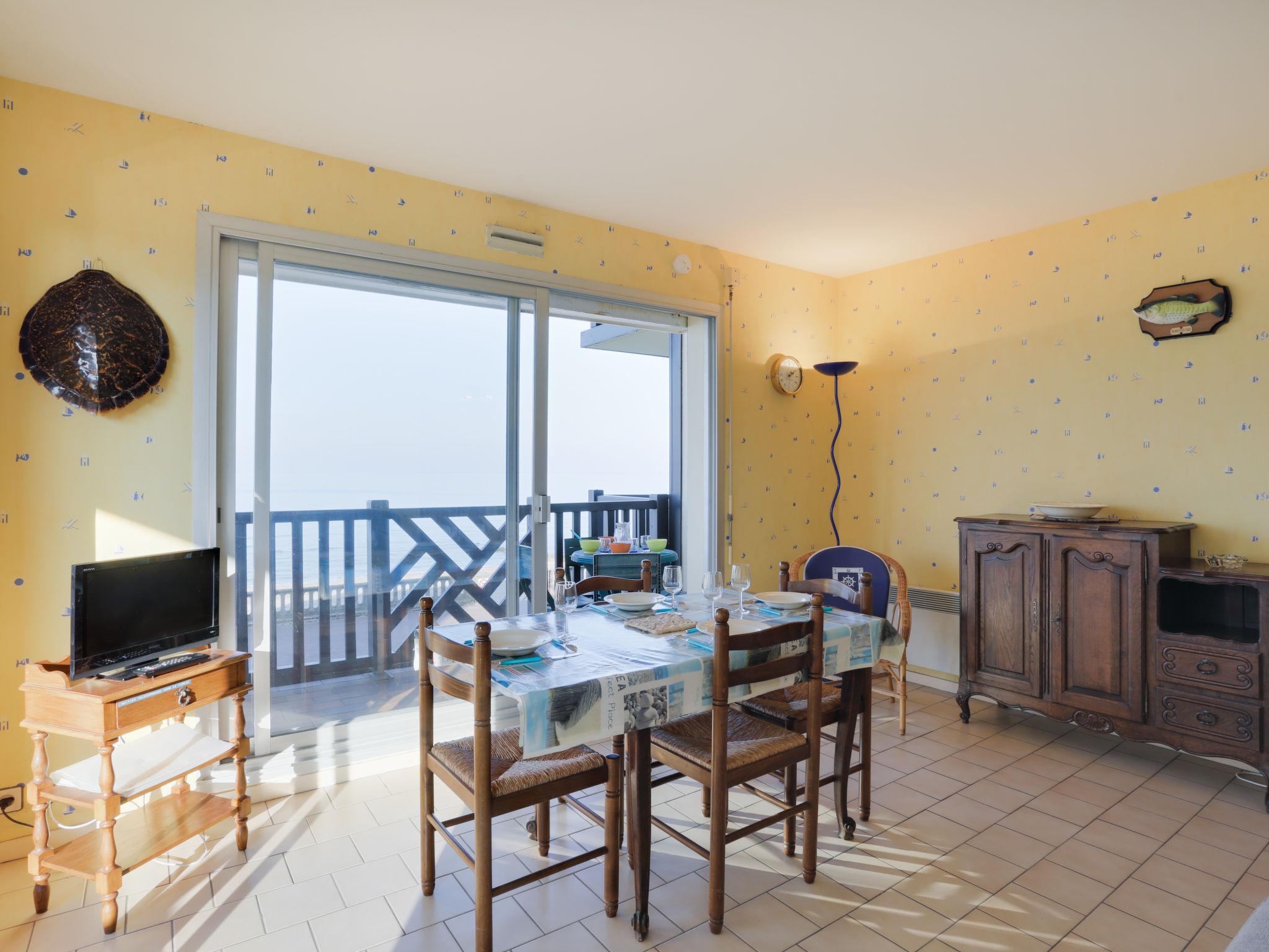 Photo 3 - Appartement de 1 chambre à Cabourg avec vues à la mer