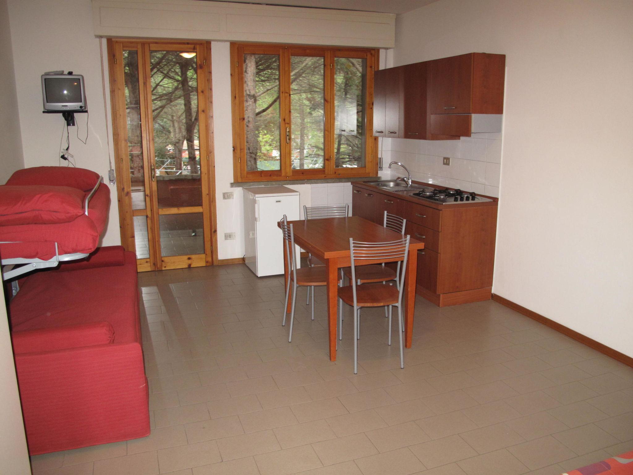 Photo 6 - 1 bedroom Apartment in Bibbona with swimming pool and sea view