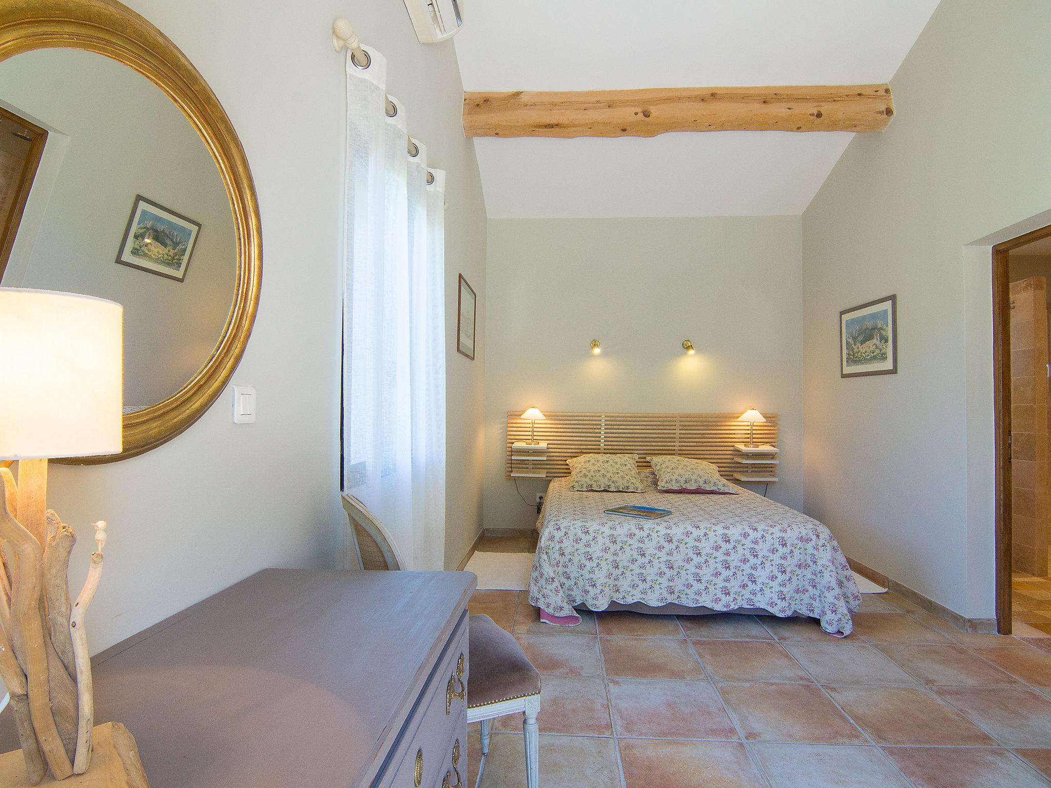 Photo 11 - 1 bedroom House in Carpentras with private pool and garden