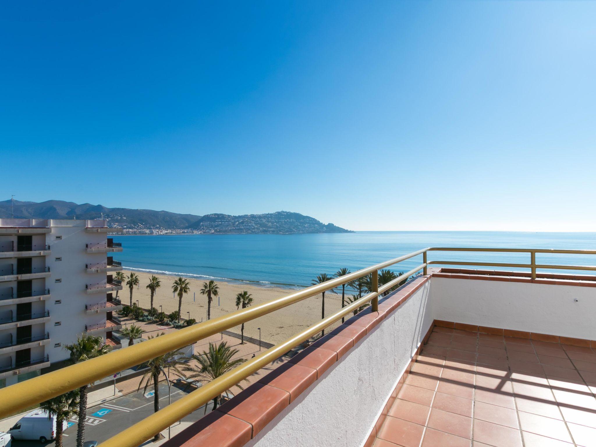 Photo 13 - 2 bedroom Apartment in Roses with swimming pool and sea view