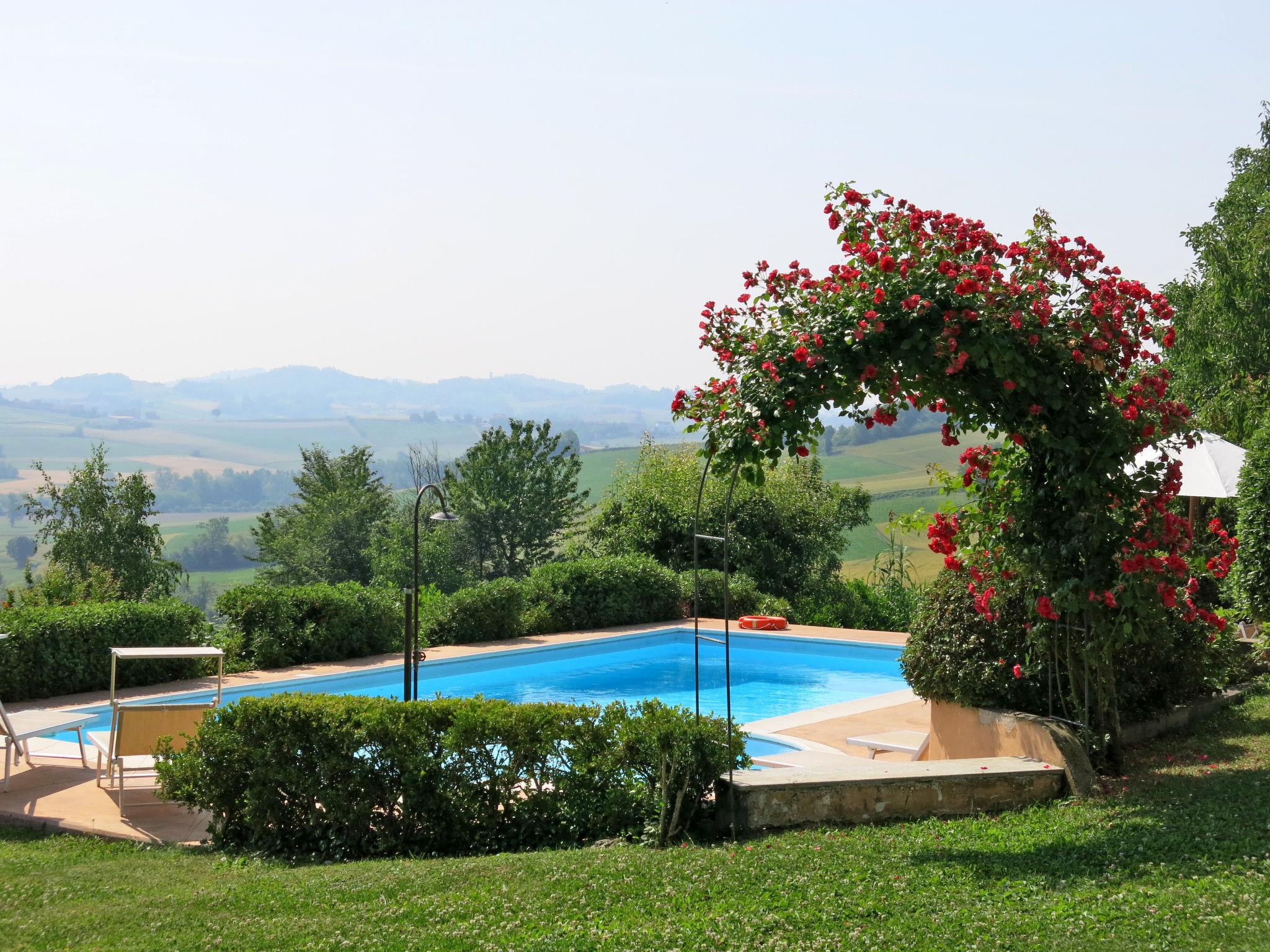 Photo 19 - 2 bedroom House in Alfiano Natta with swimming pool and garden