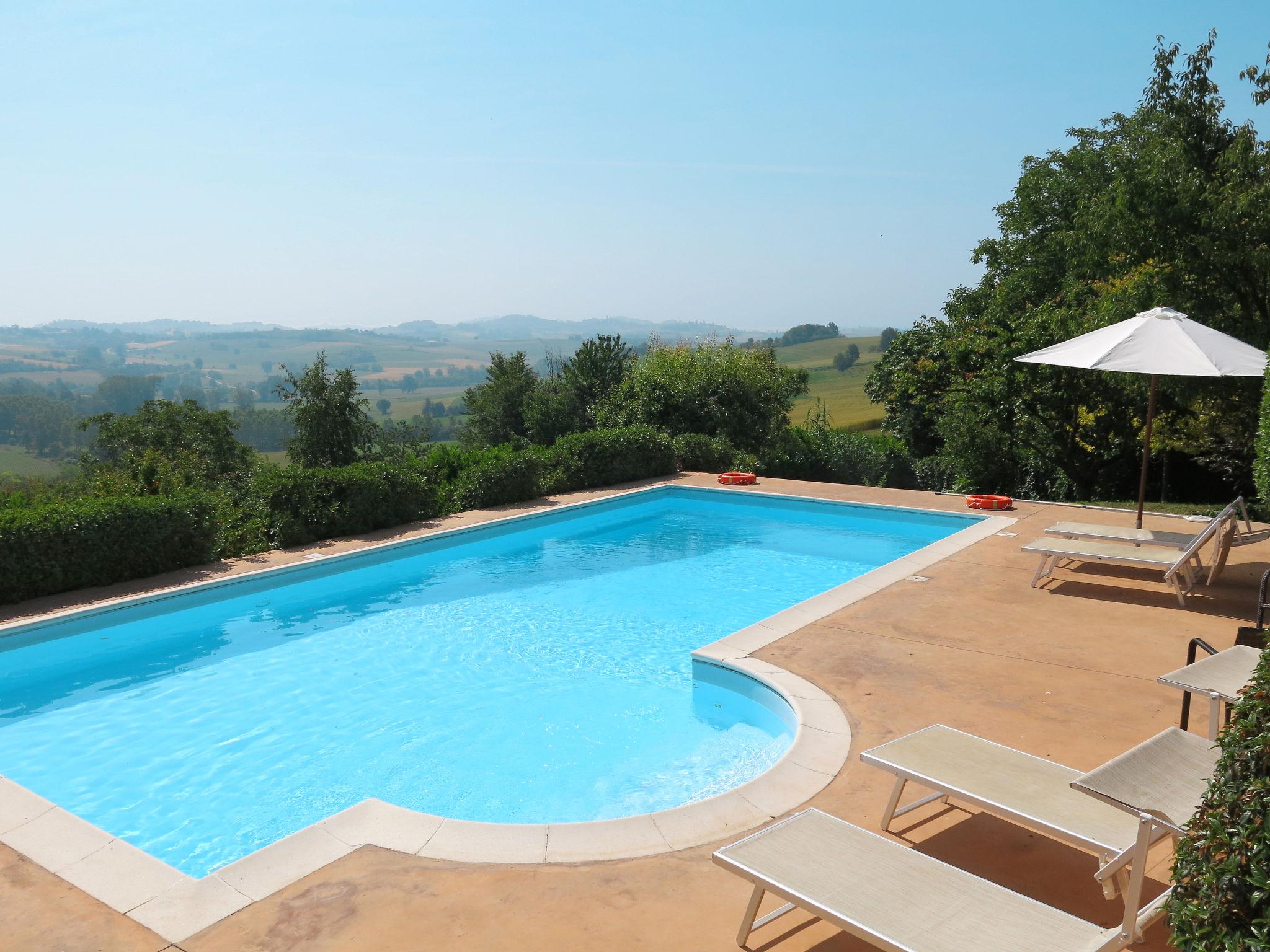 Photo 20 - 2 bedroom House in Alfiano Natta with swimming pool and garden