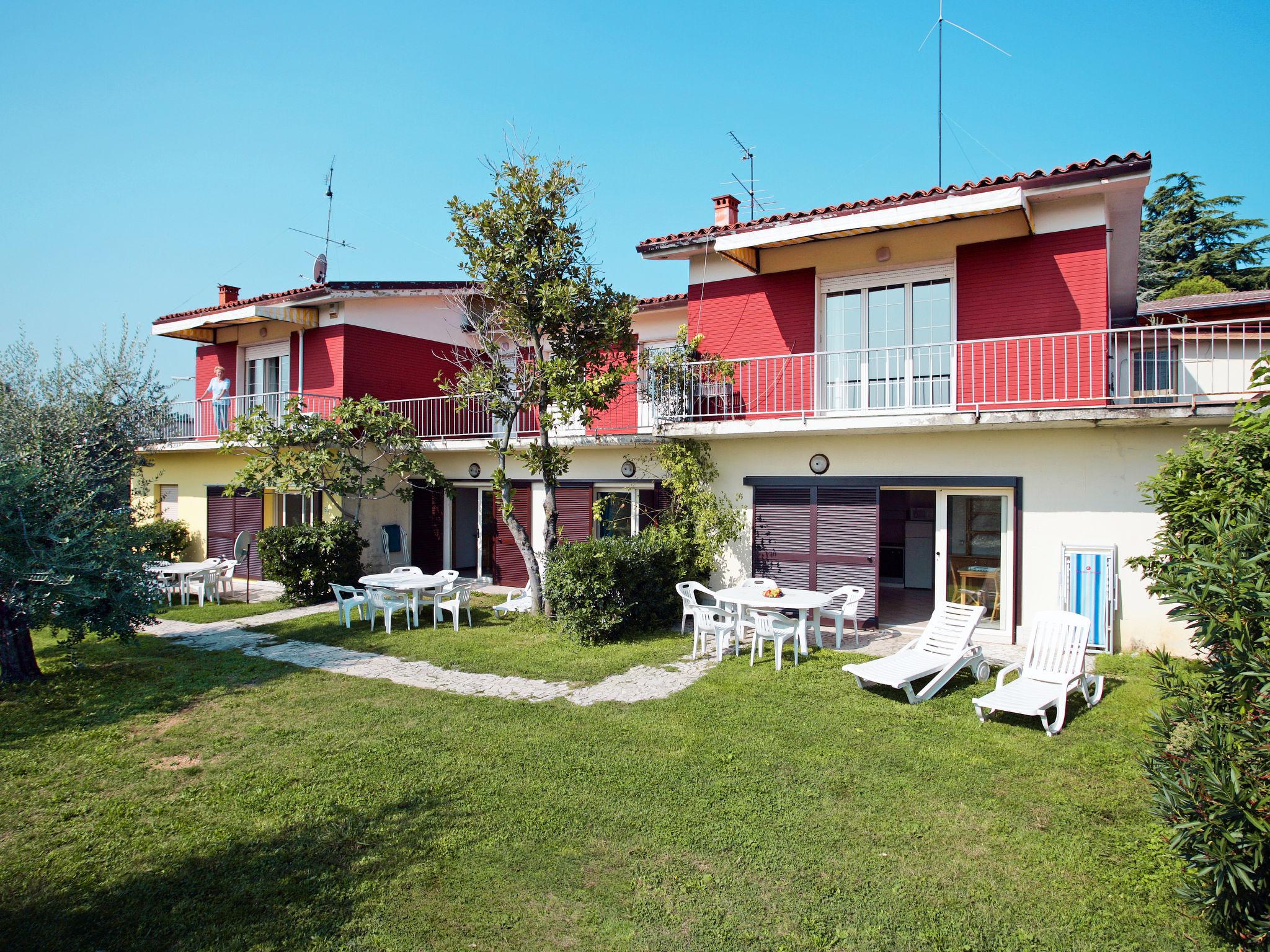 Foto 2 - Apartamento de 2 quartos em Manerba del Garda com piscina e jardim