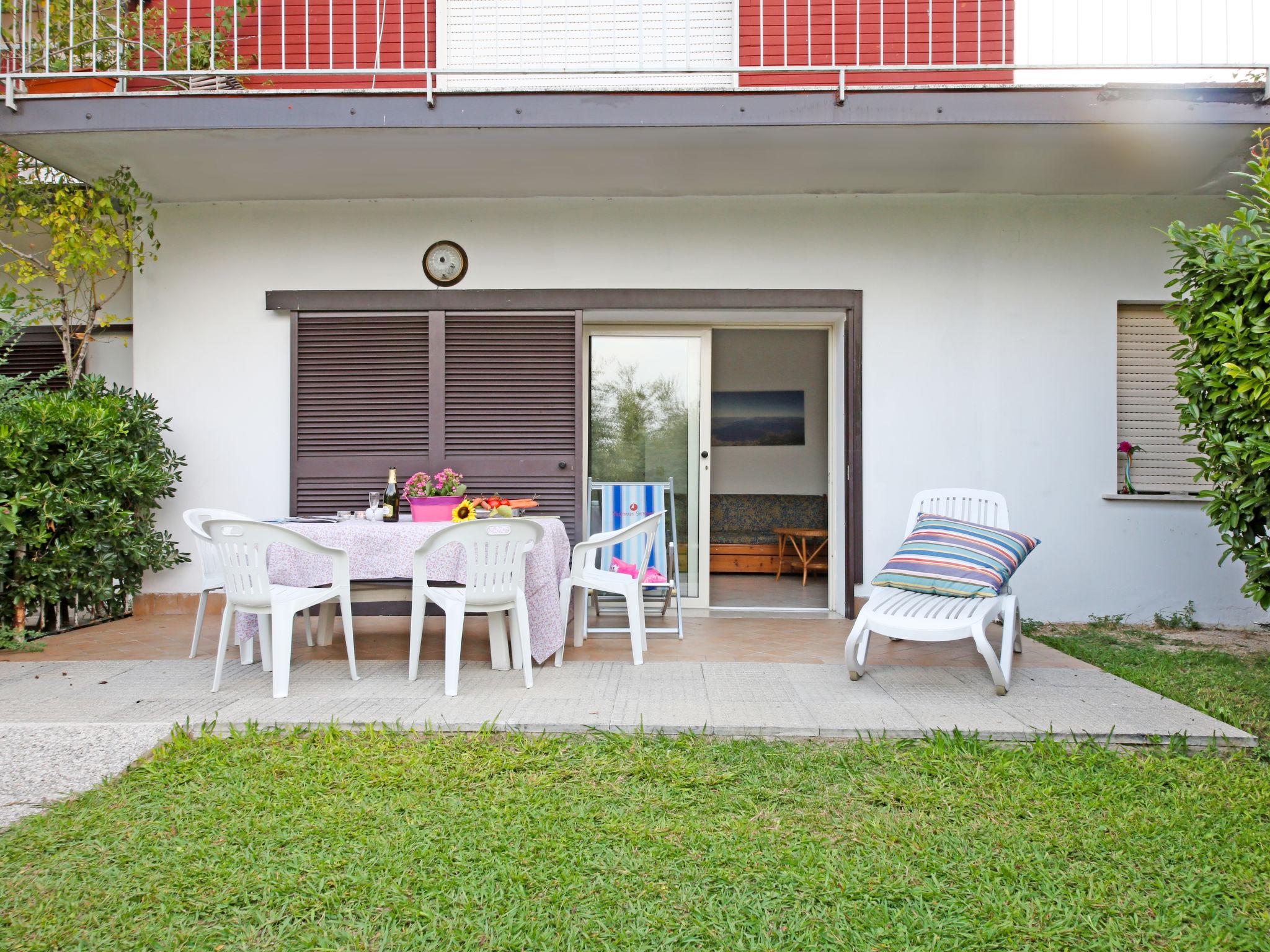 Foto 9 - Apartamento de 2 habitaciones en Manerba del Garda con piscina y vistas a la montaña