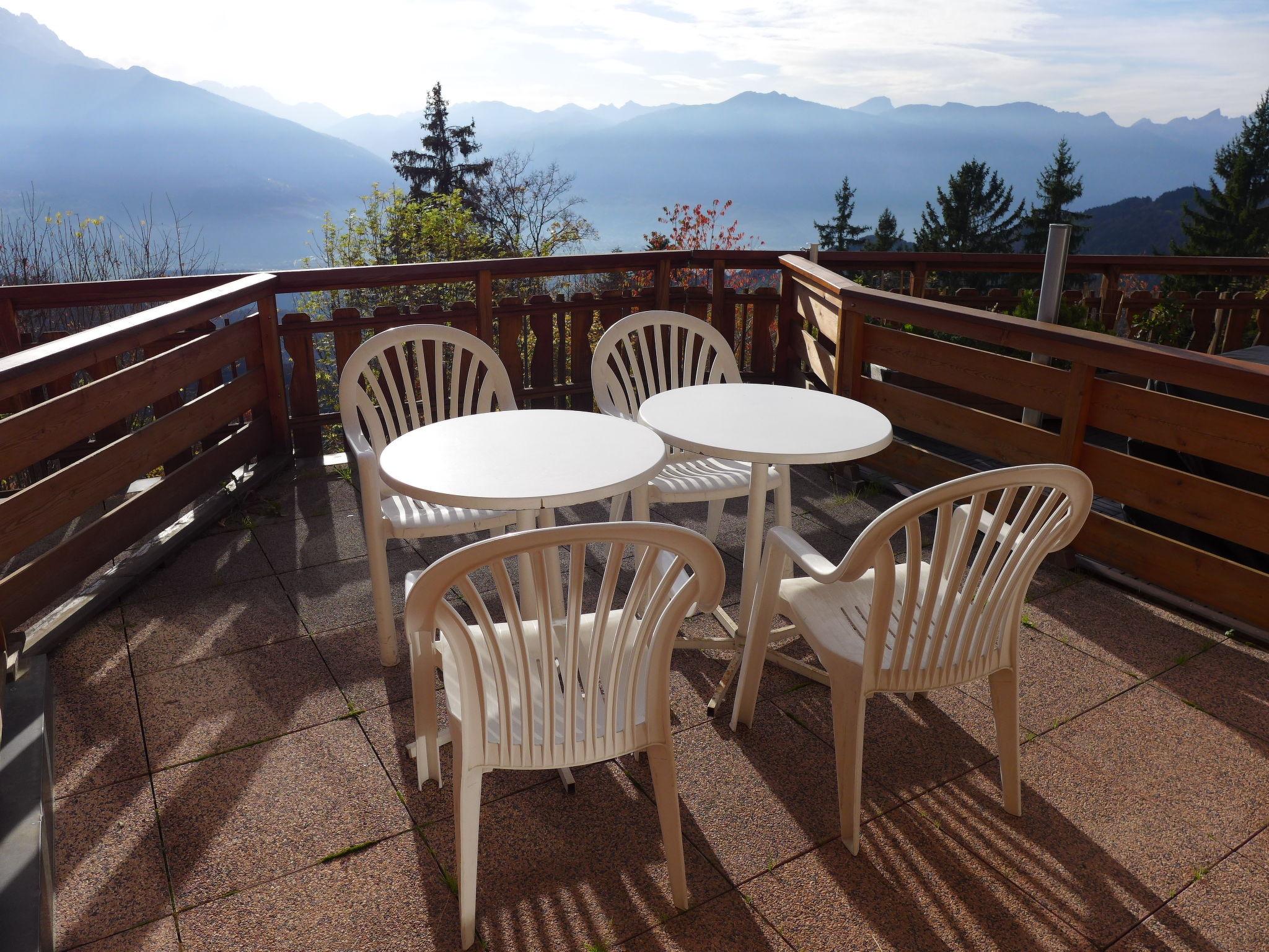 Photo 1 - Appartement de 1 chambre à Ollon avec piscine et vues sur la montagne