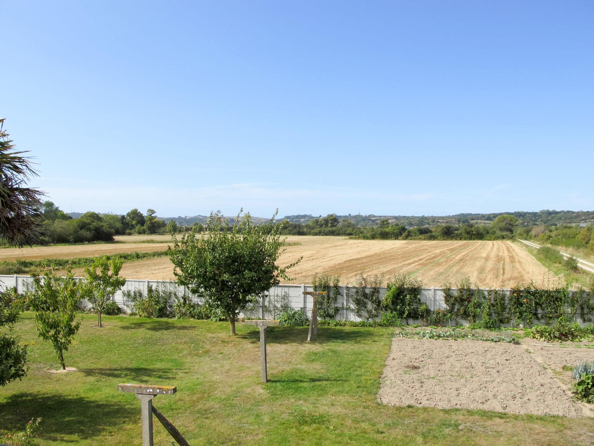 Foto 19 - Casa de 2 habitaciones en Barneville-Carteret con jardín y vistas al mar