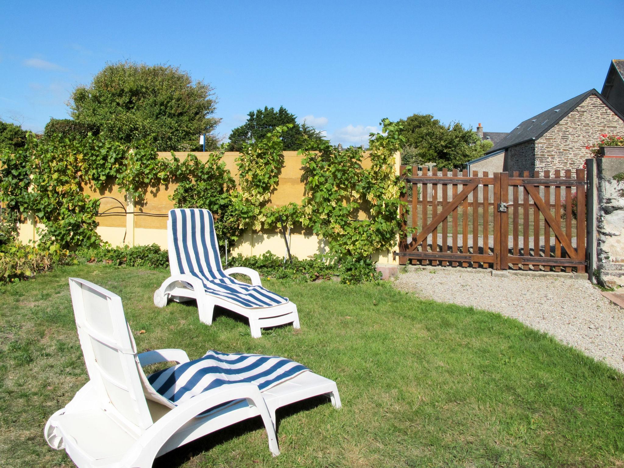 Photo 1 - Maison de 2 chambres à Barneville-Carteret avec jardin et vues à la mer