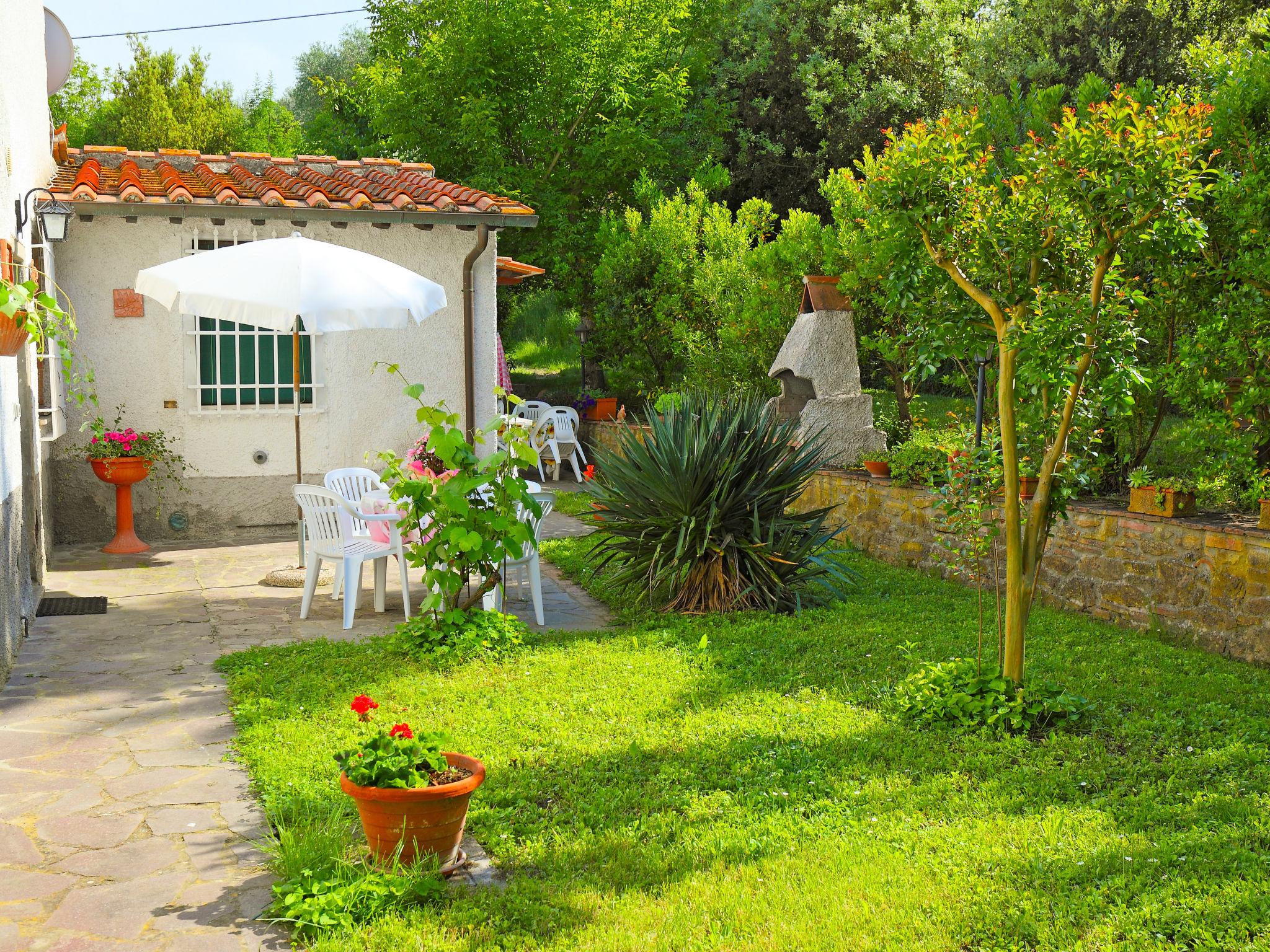 Foto 3 - Apartamento de 1 habitación en Montaione con piscina y jardín