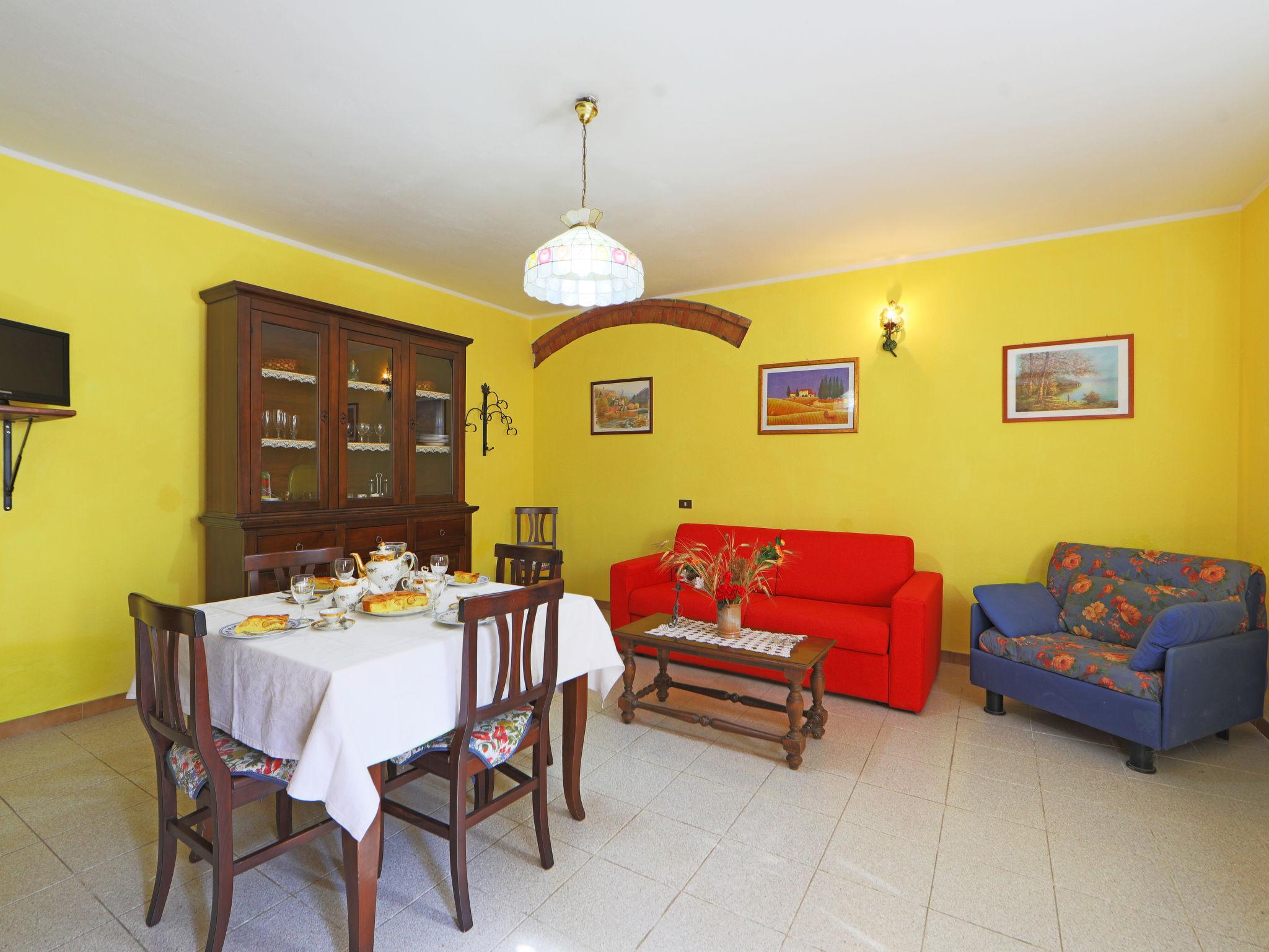 Photo 10 - 1 bedroom Apartment in Montaione with swimming pool and garden